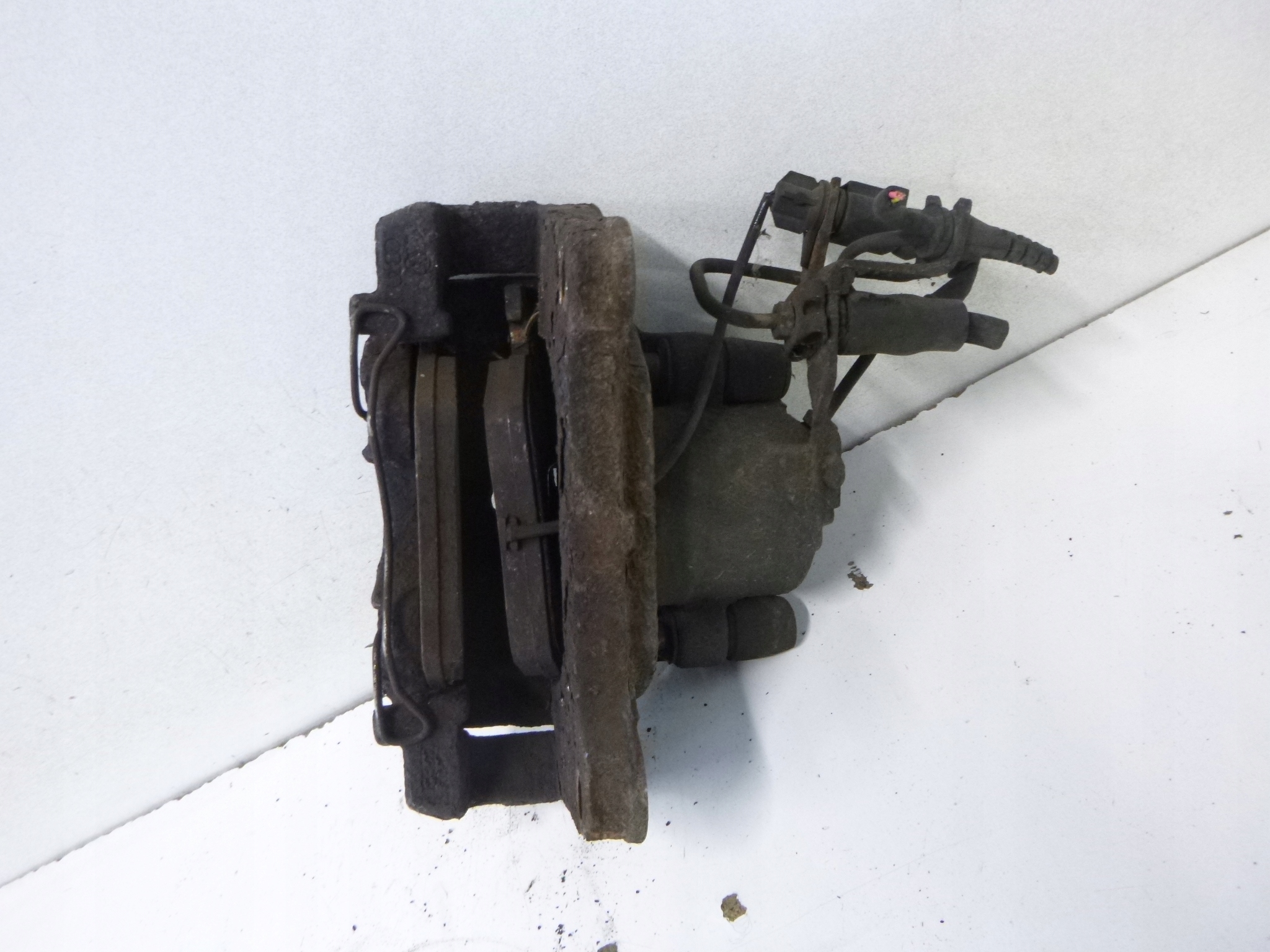 caliper brake front AUDI A6 C5 2.5 TDI 2002