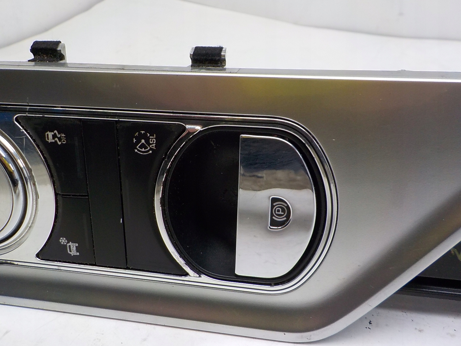 JAGUAR XF trim PANEL changes of the gear switch