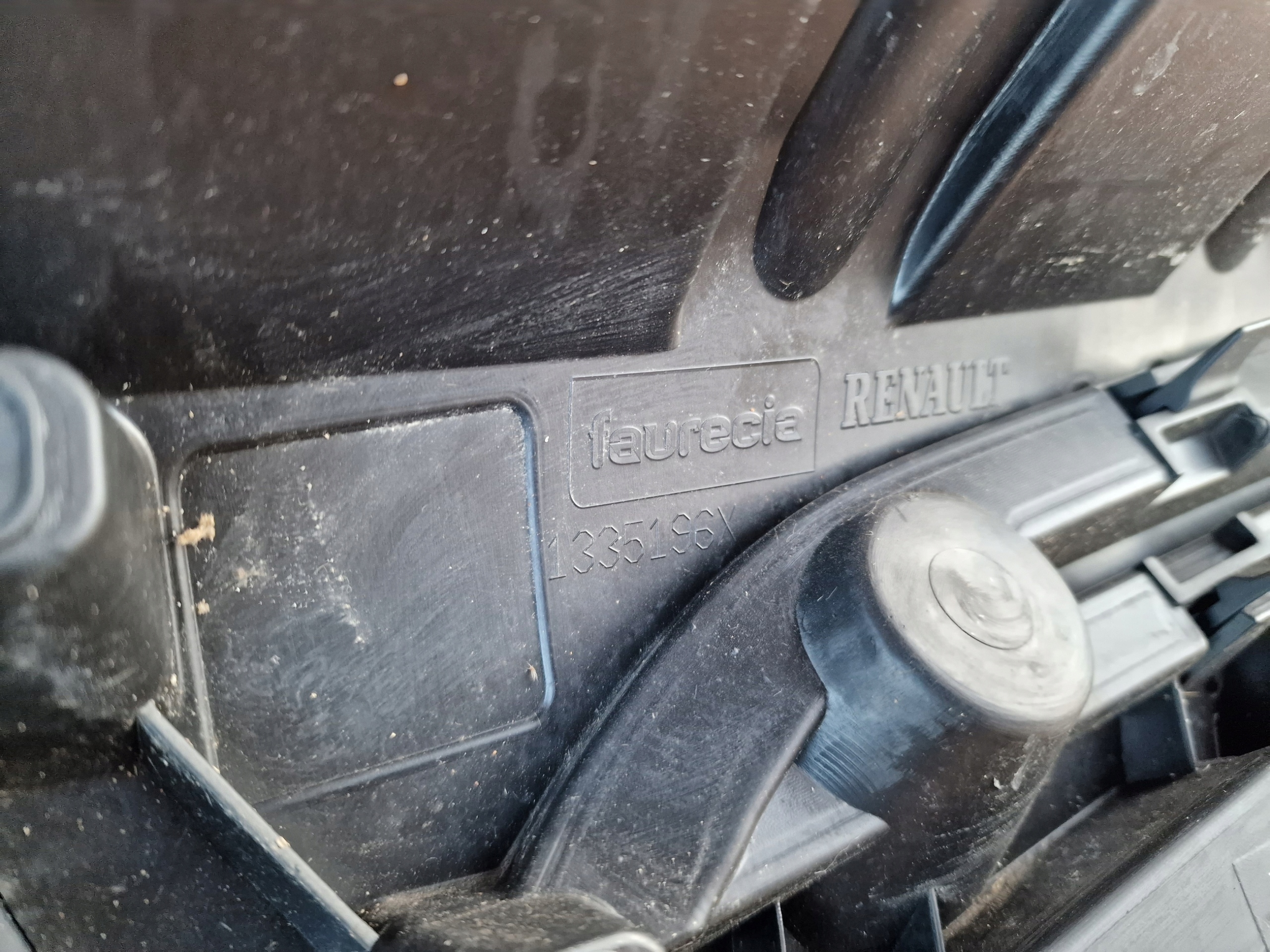 RENAULT KANGOO ELEKTRYK ZE grille cap grill