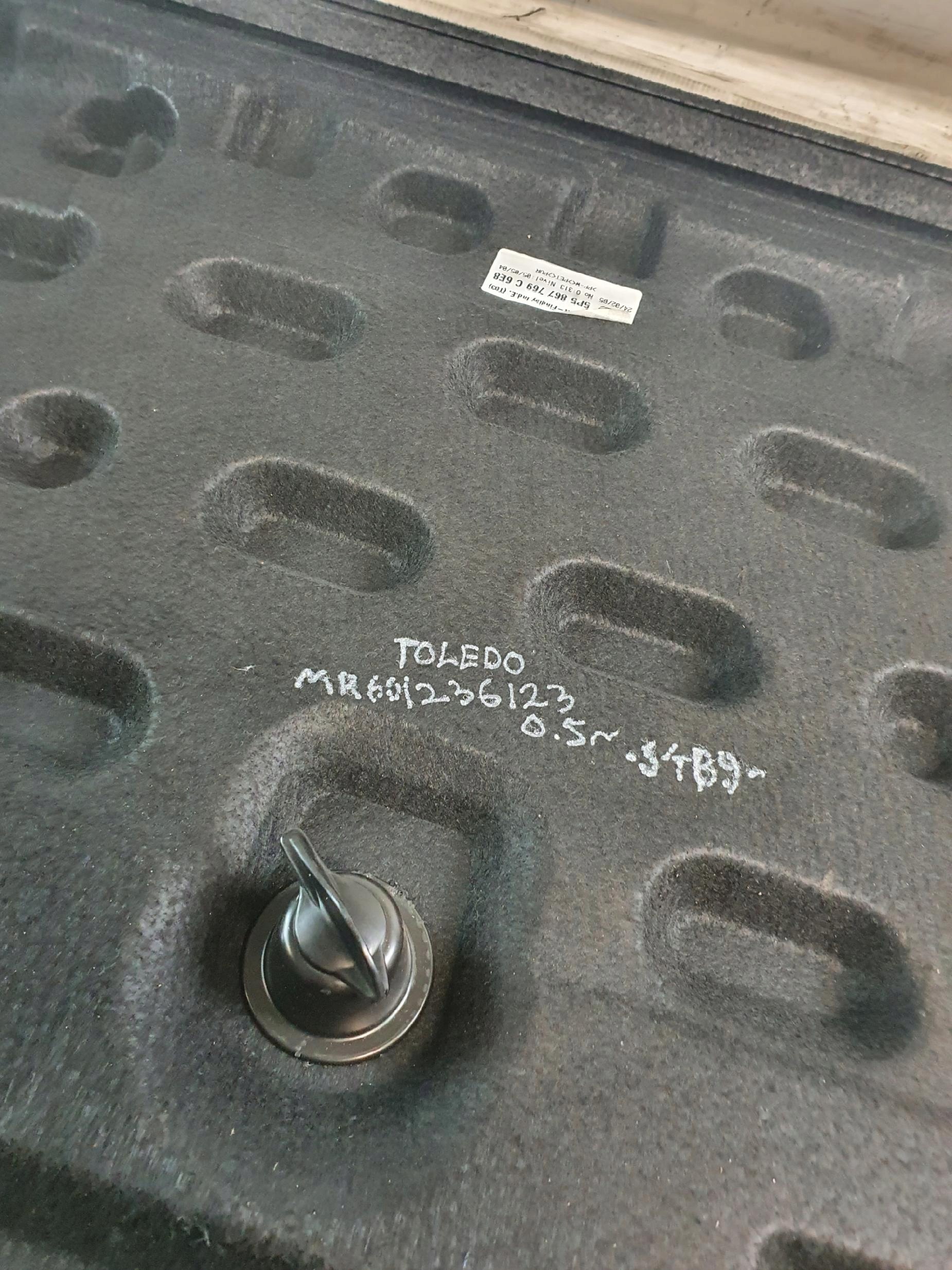 plato boot OE 5P5867769C SEAT TOLEDO III 05r.