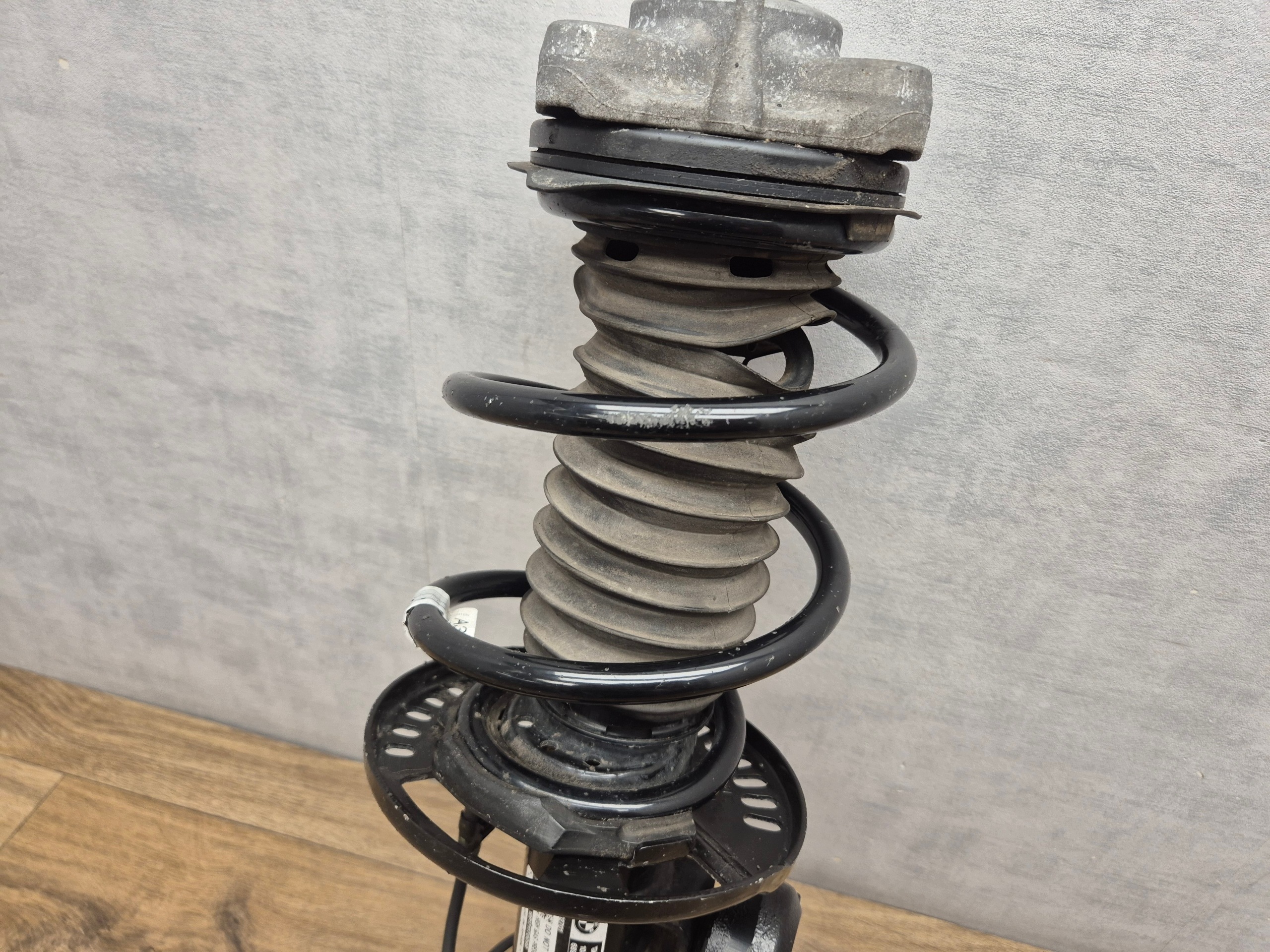 BMW 3 G20 shock absorber RWD right front front VDC 6895054