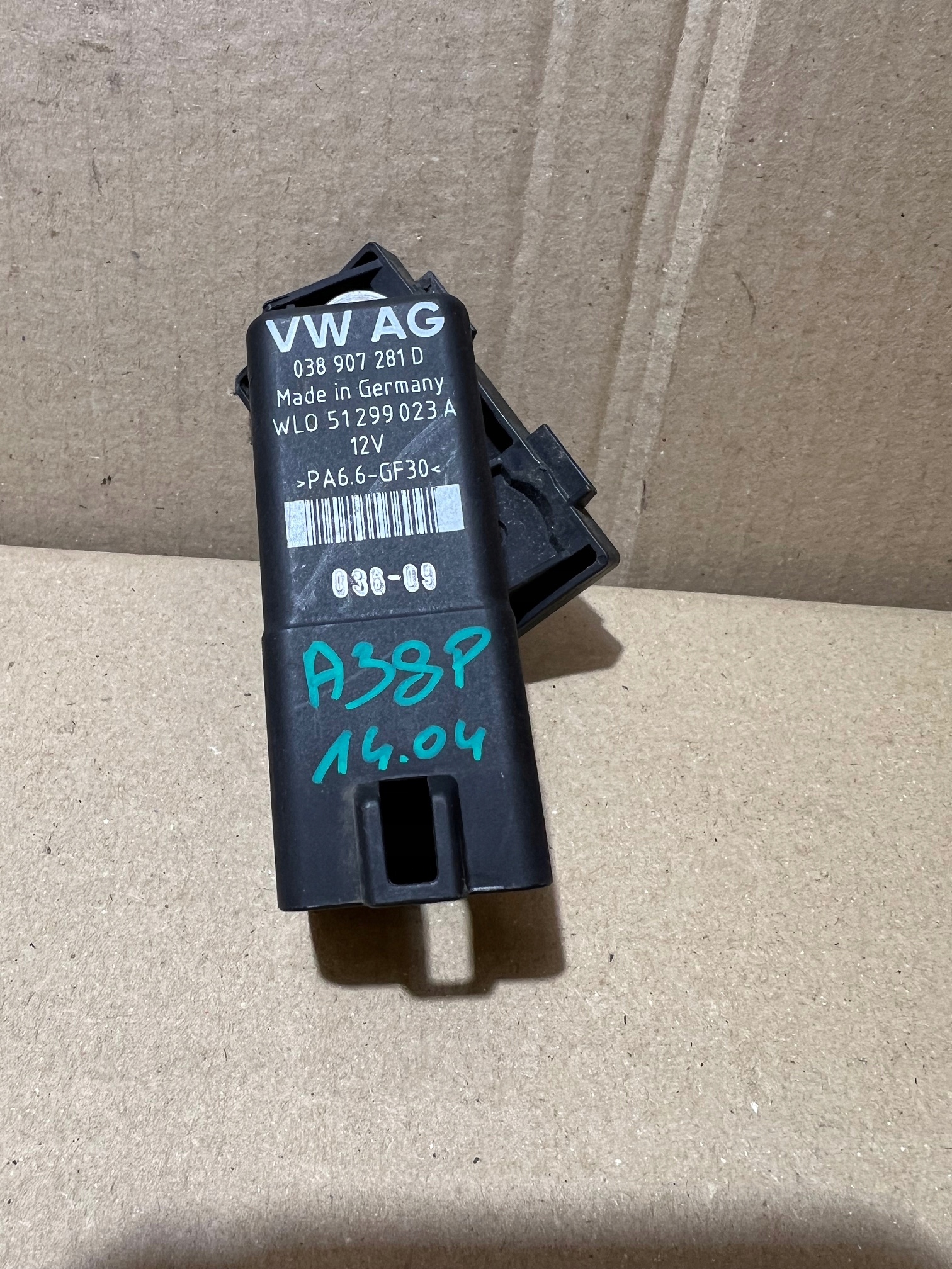 AUDI relay plugs 038907281D