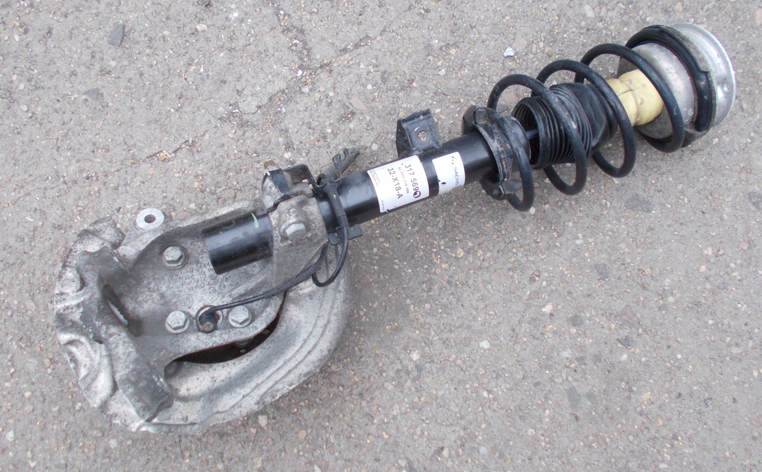 BMW E87 2.0 D 11R McPherson left front 317569 6764443