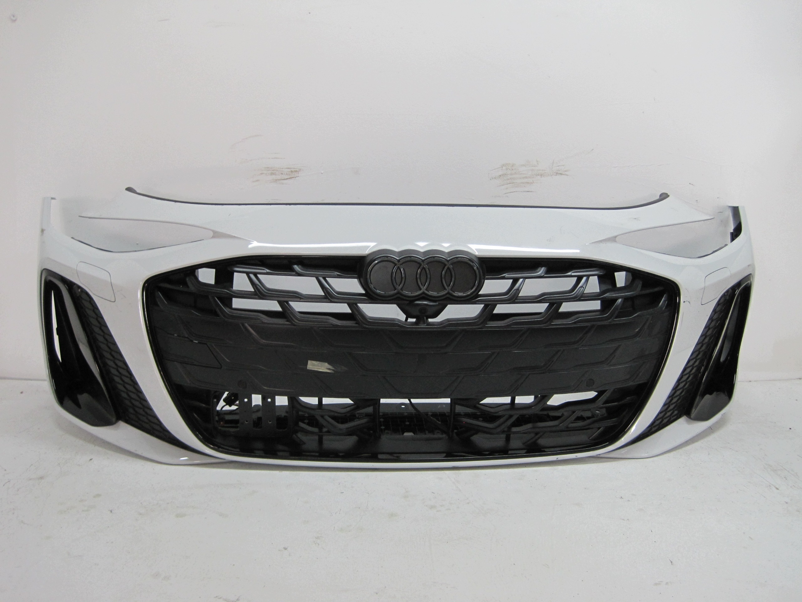bumper Audi A6 4P0 S-LINE XENON KAMERA 25R front front