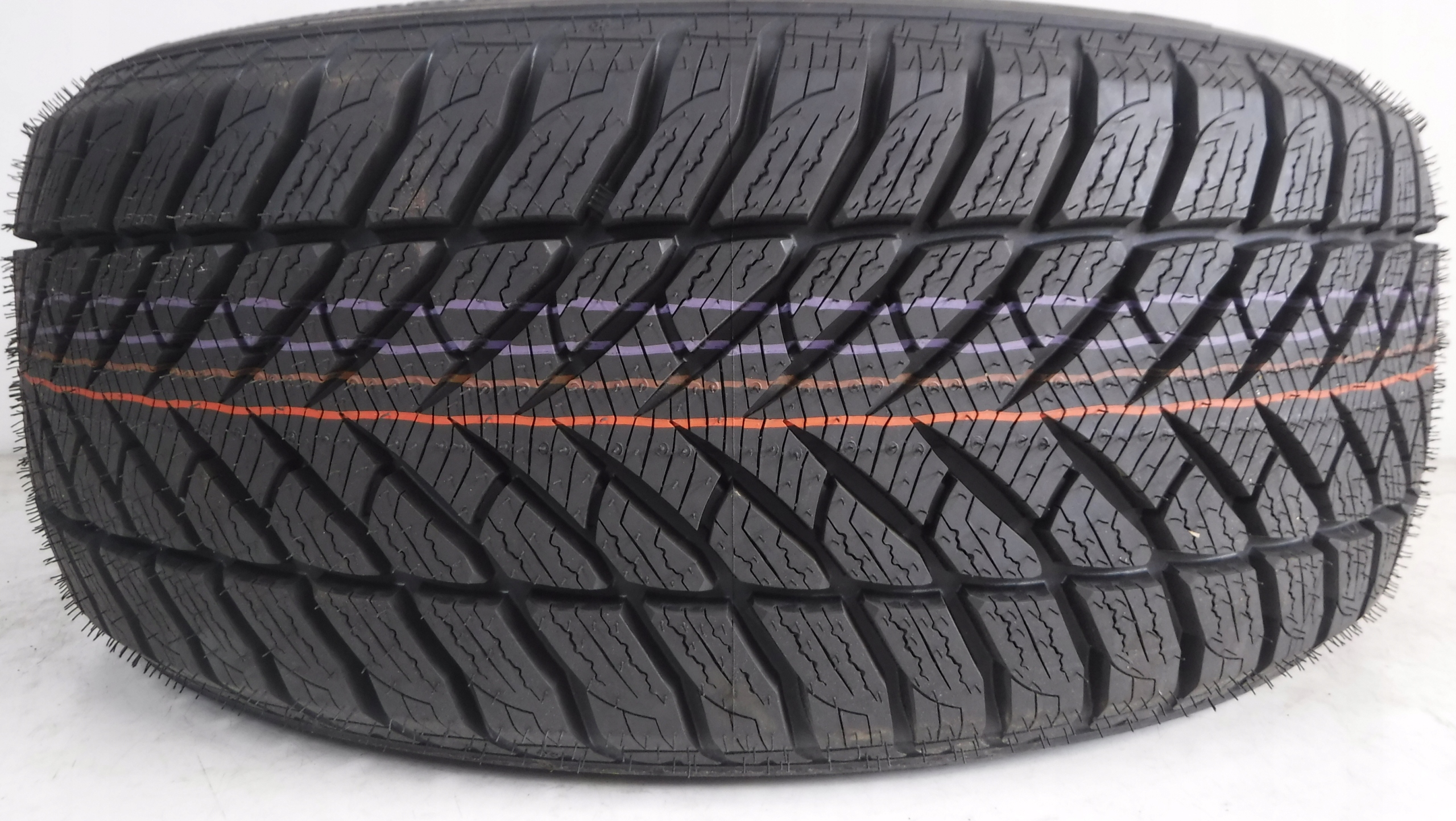OPONA ZIMOWA GOODYEAR ULTRAGRIP SUV 235/55/17 103V Rok produkcji 2019
