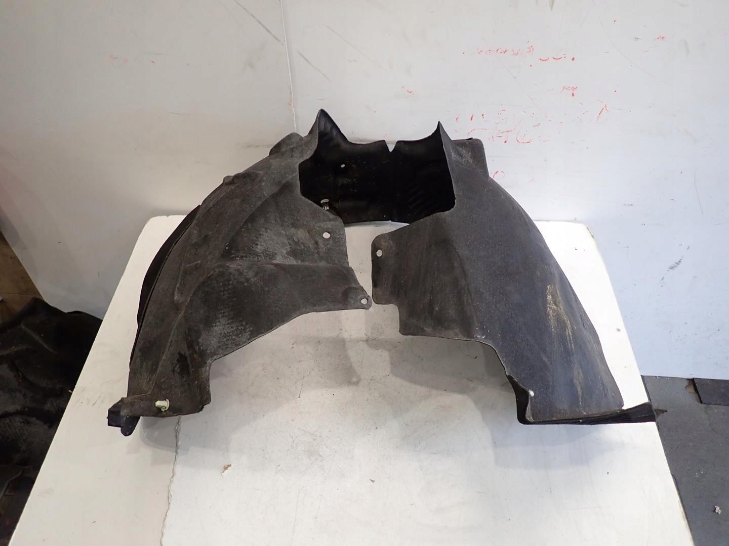 mudguard right front PORSCHE MACAN 2014- 95B809962
