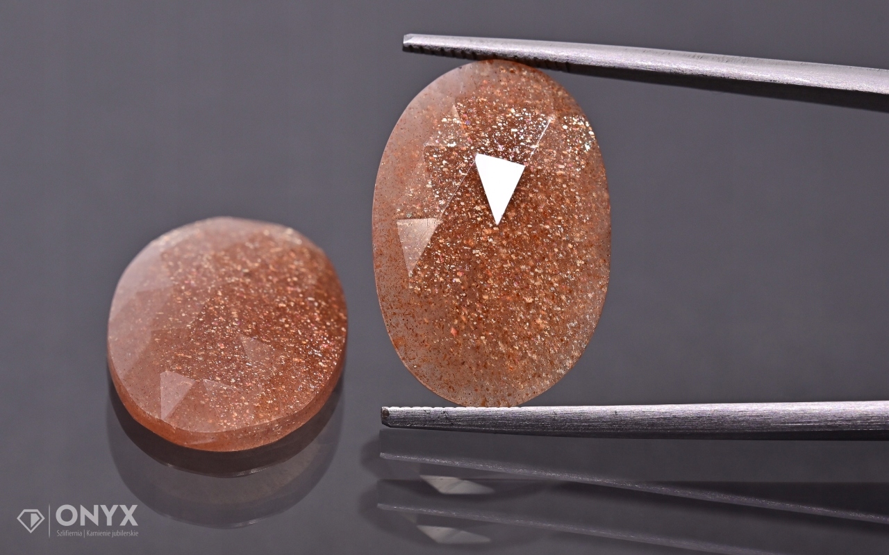 Solární kámen fazetovaný ovál Pár 20x14 mm