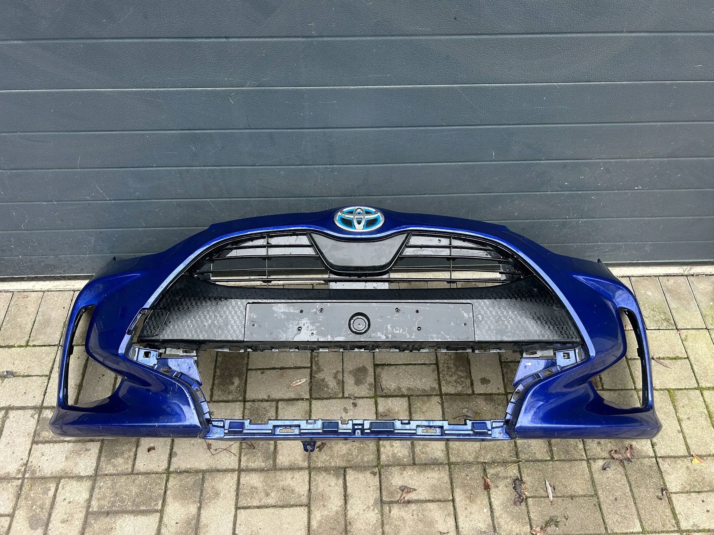 Toyota Yaris 20- 4 IV bumper front front