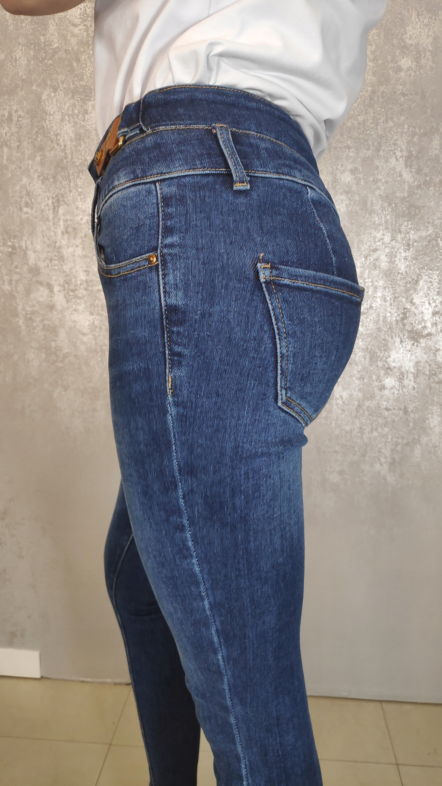 SPODNIE JEANSOWE WYSOKI STAN WYSZCZUPLAJĄCE M.SARA Długość nogawki długa