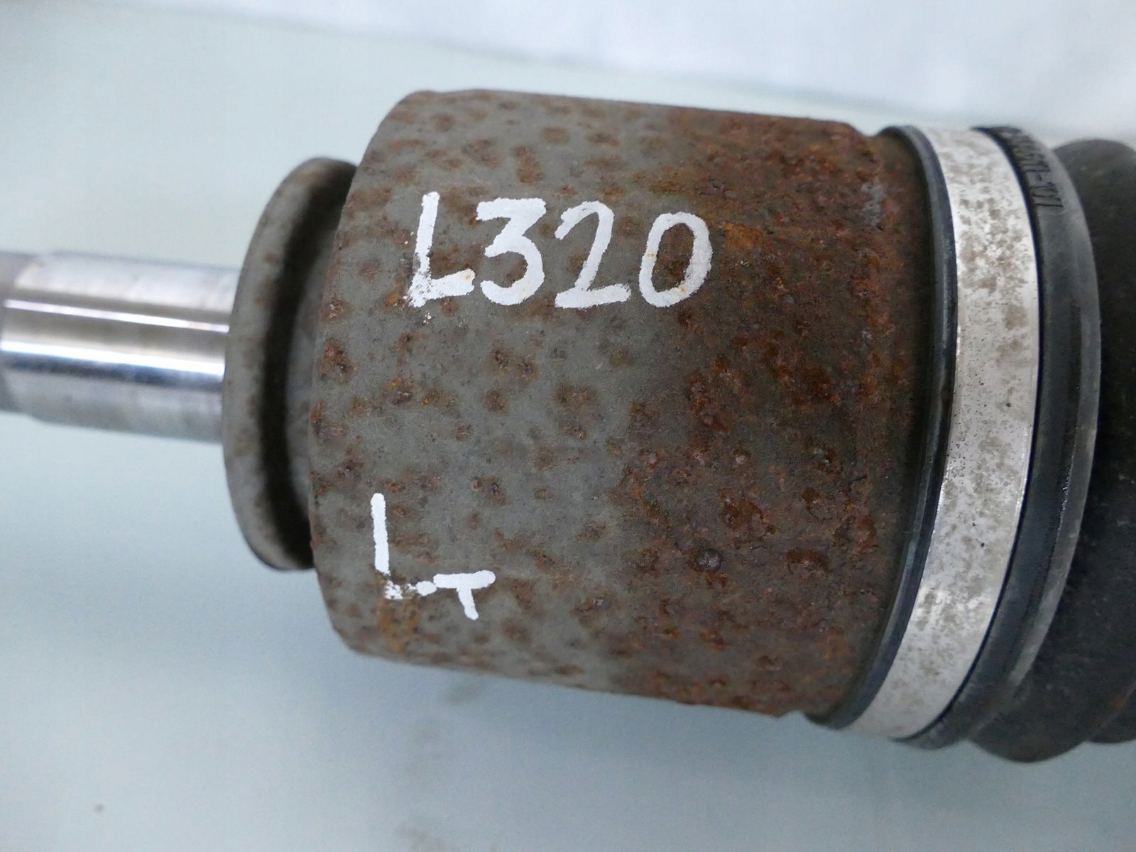 RANGE ROVER SPORT L320 3.6 TDV8 semi-axis left rear part