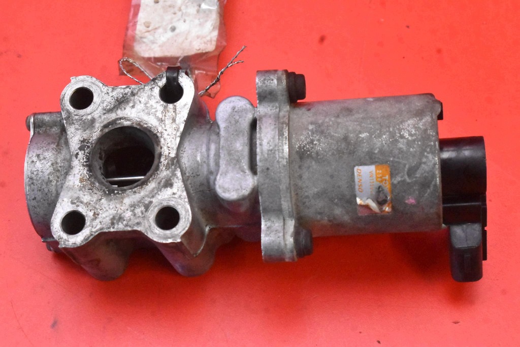 Valvola EGR TOYOTA AURIS 1 e 2.0 D-4D 126 KM 06-09