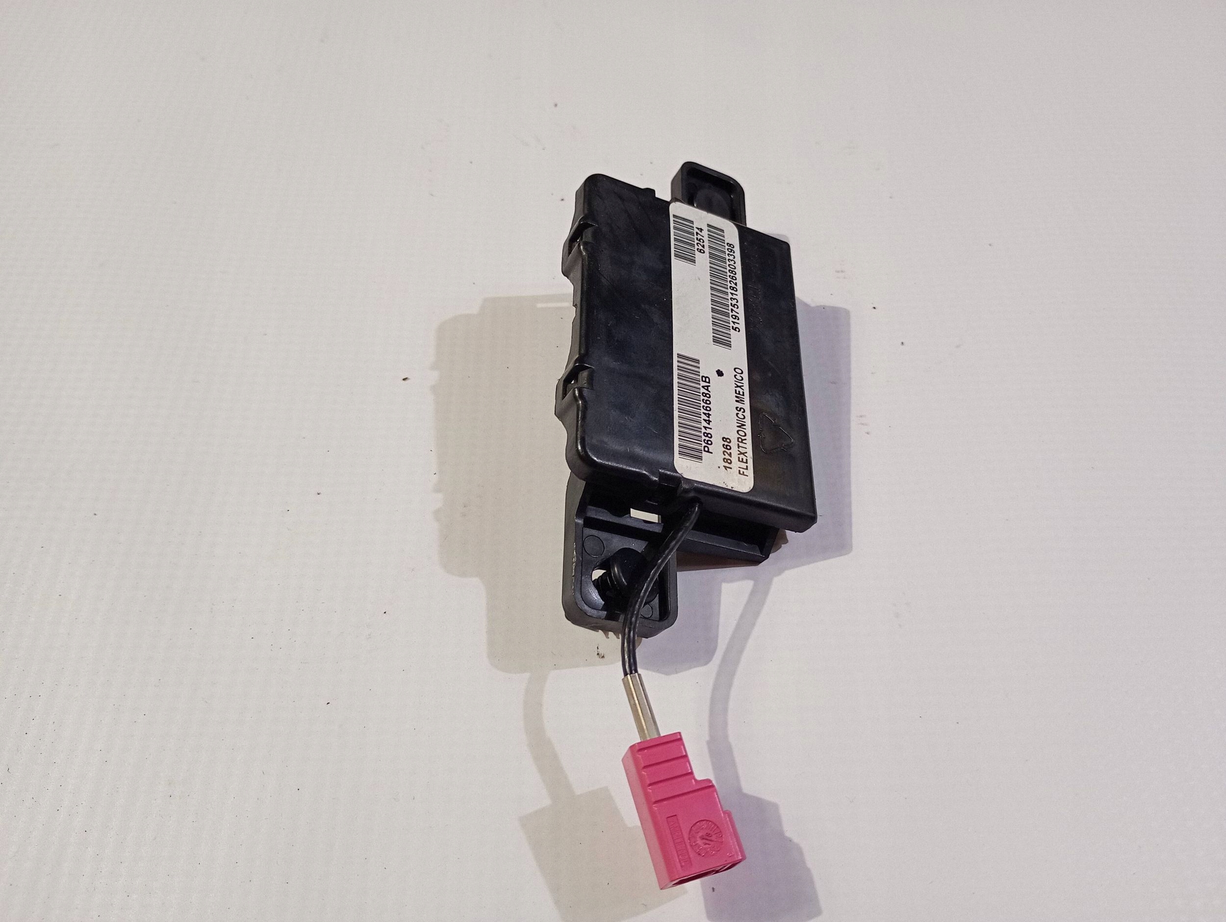 modul Vezerlő egység antenowy sensor erösítö Dodge RAM 1500 2019