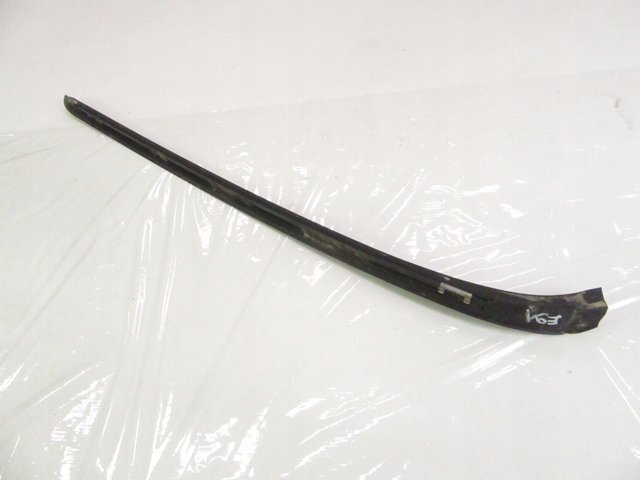 moulding cover windows dust wode przyszybowa left BMW e90 e91 475