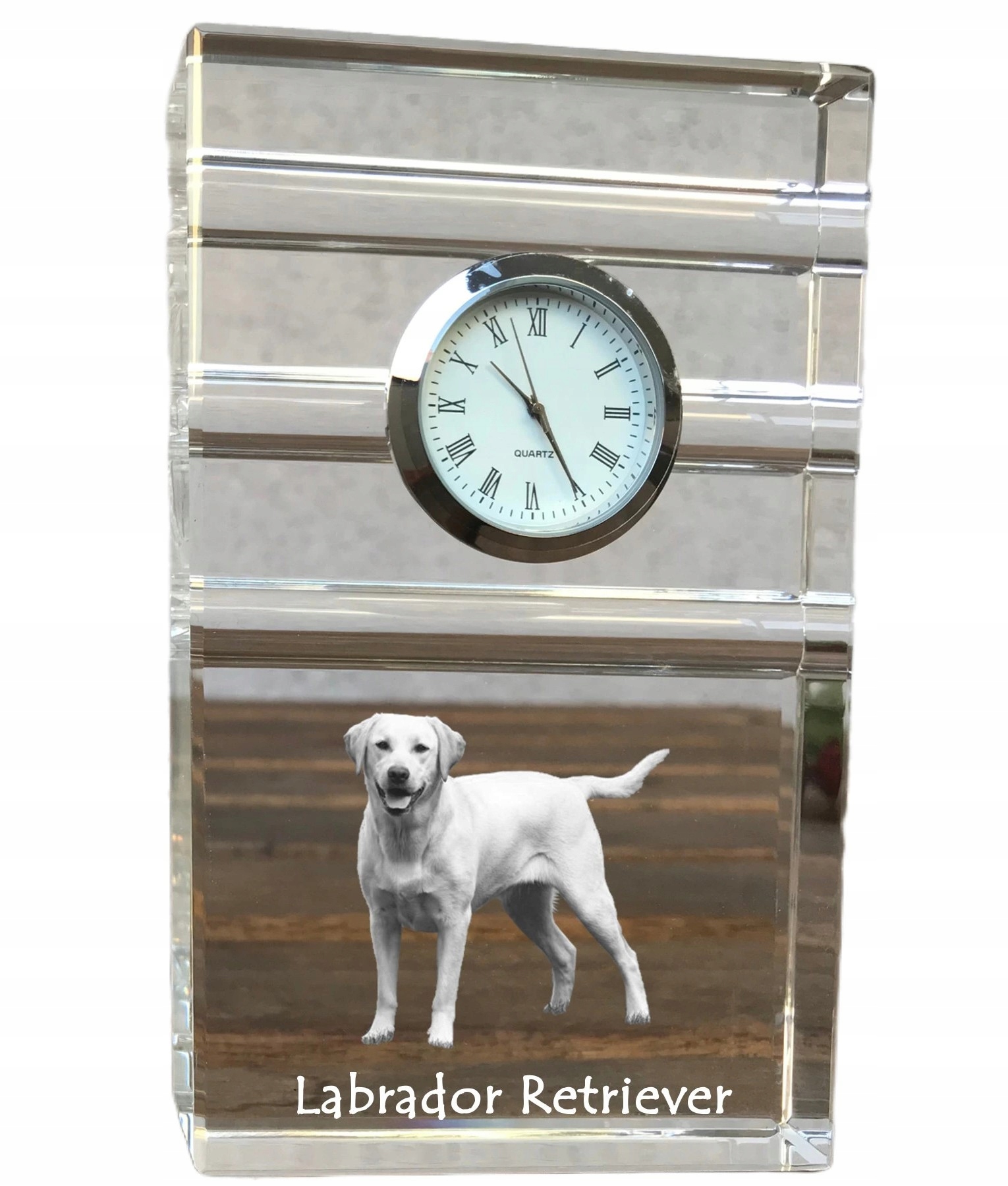 Labradorský retriever – krištáľové stolové hodinky so psom, s vašou fotografiou
