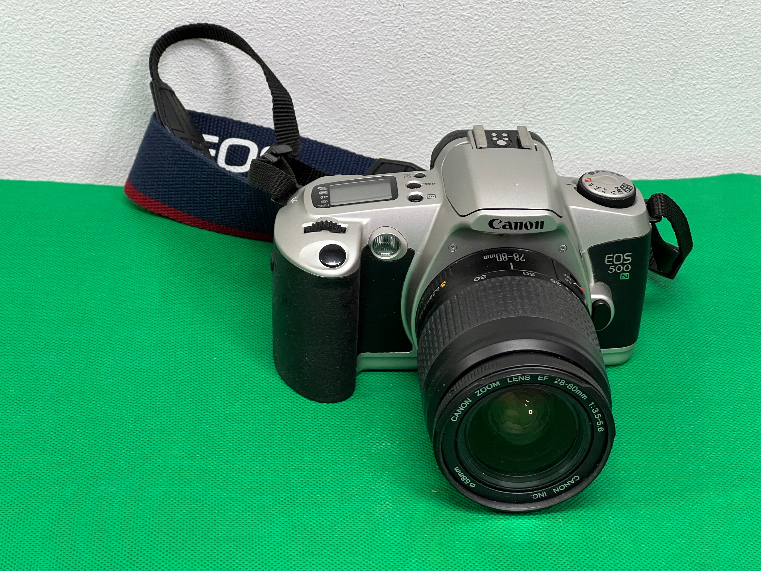 APARAT ANALOGOWY LUSTRZANKA CANON EOS 500N, SPRAWNY!!! >>>