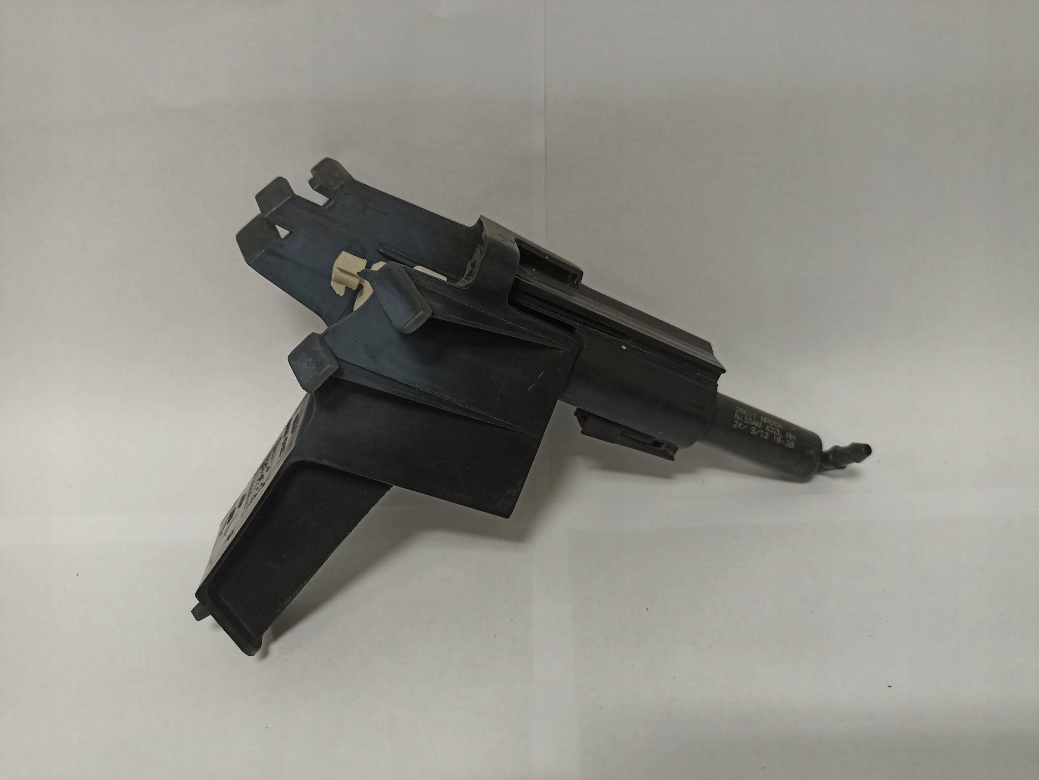 28611BR00A 28645BR00A - NISSAN QASHQAI і J10 LIFT форсунка омивача праворуч