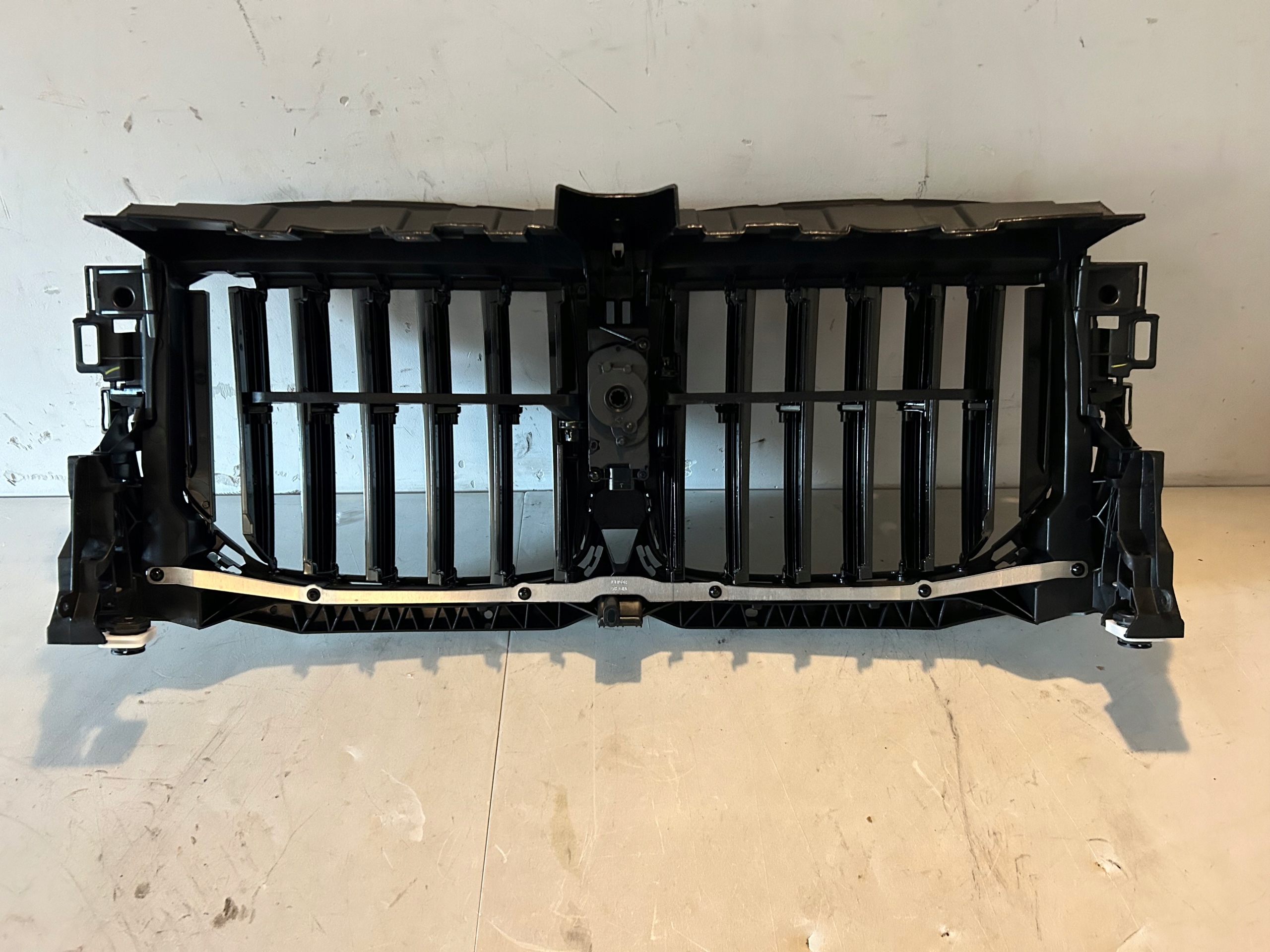 Wlot powietrza żaluzje BMW X7 G07 5174 9853855 Producent części BMW OE