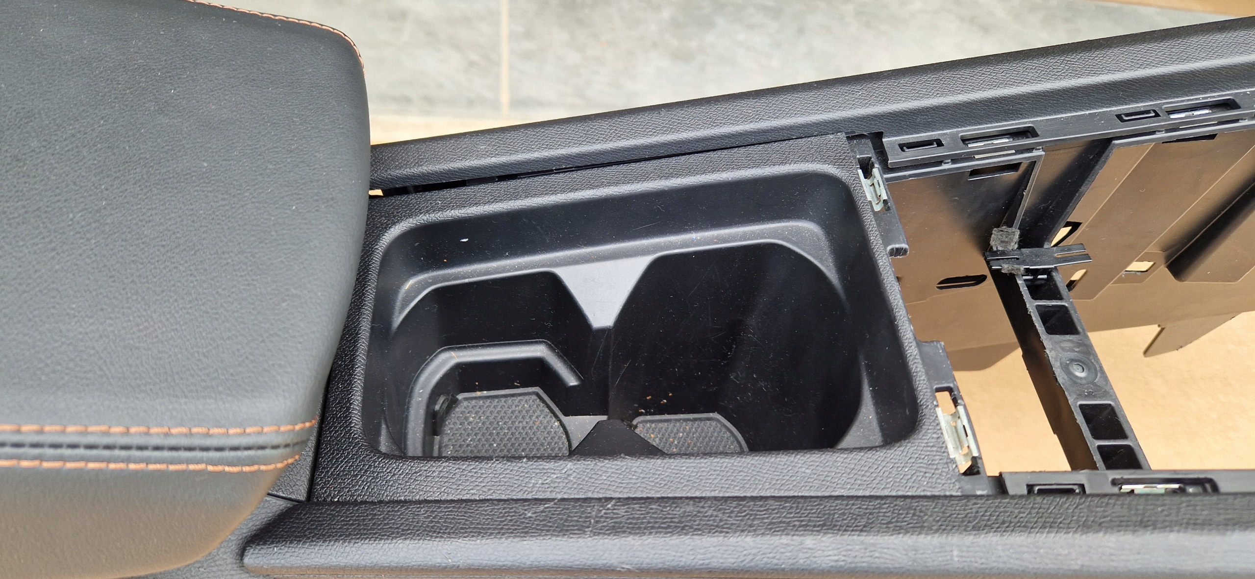 Armlehne TUNEL CUPRA FORMENTOR Leder Original