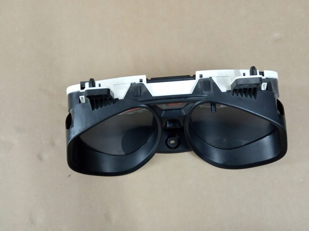 FORD Fiesta MK7 2008-12r. - спидометр часы