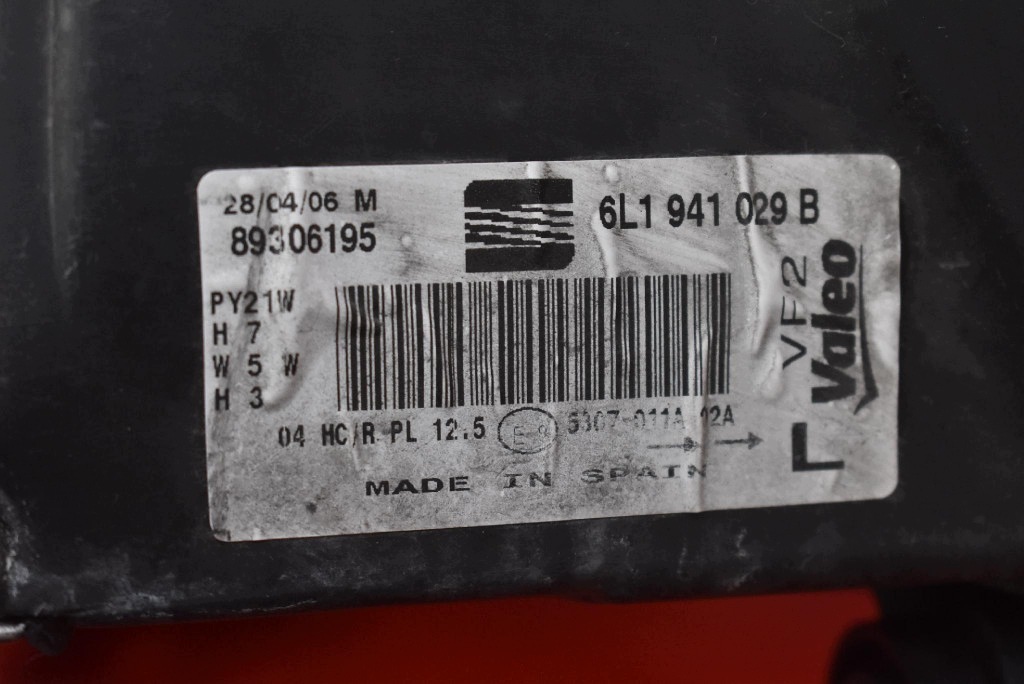REFLEKTOR left light front EU 6L1941029B SEAT IBIZA 3 III 6L 02-06