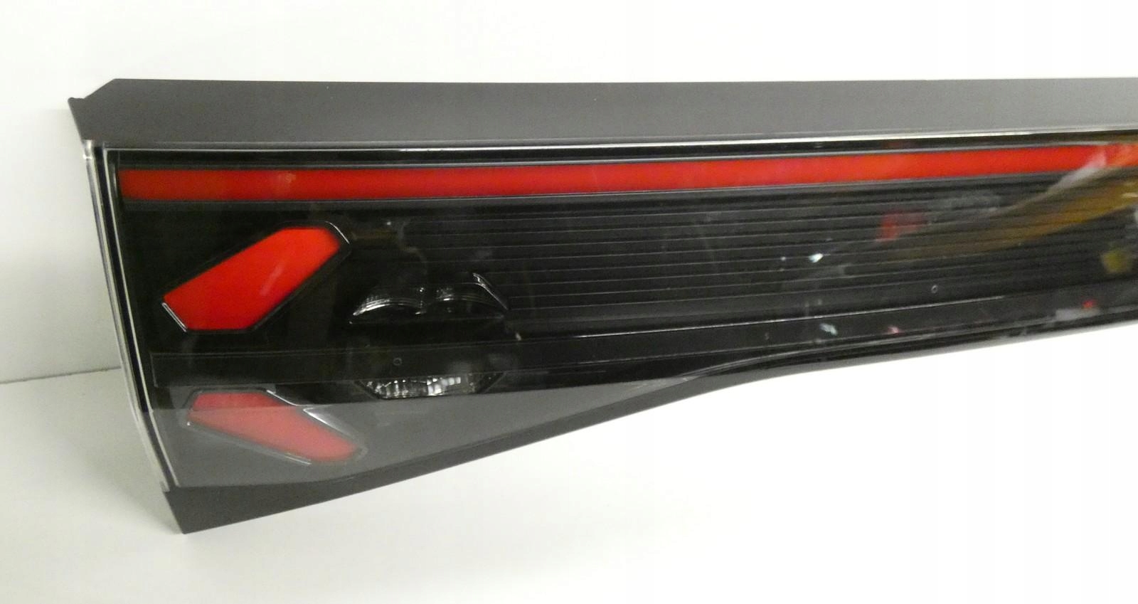 VW T-CROSS LIFT 2GM945307B 2023- cap light rear LED