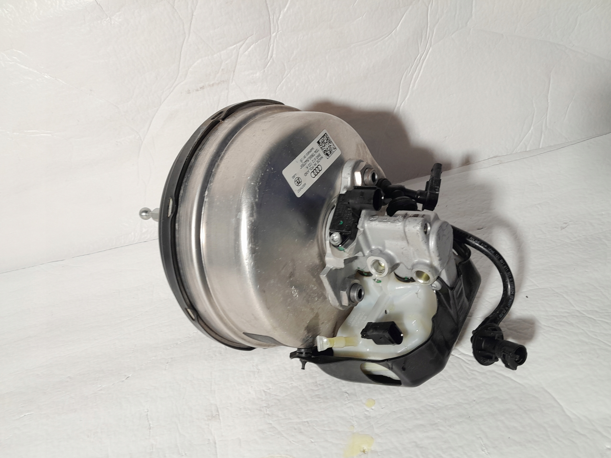 AUDI A4 B9 LIFT Berline Servo Servo frein 8W0612103K