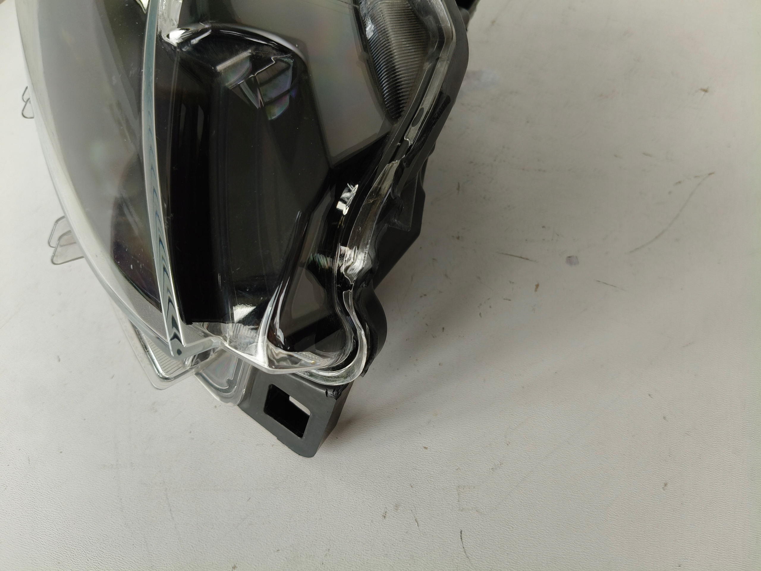 light right REFLEKTOR MAZDA 2 20- LIFT FULL LED 13 PIN