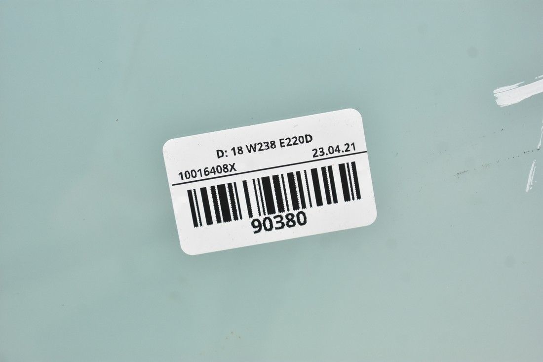 SZYBA BOCZNA PRAWY TYŁ MERCEDES W238 2018 Producent części Mercedes-Benz OE