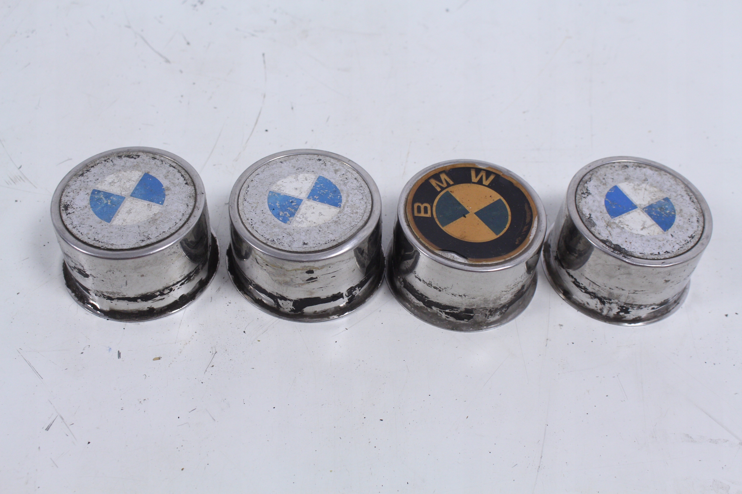 КРЫШКА КОЛПАЧКА KPL.BMW 6 E24 628