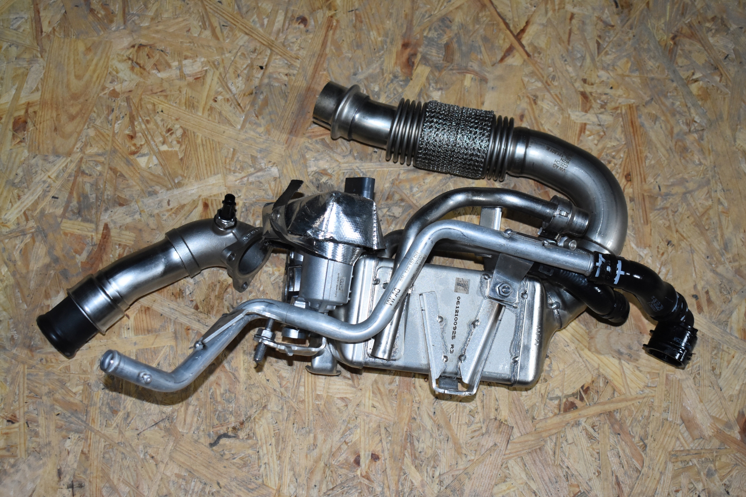 IDEALNA Radiatore / Raffreddatore EGR Valvola a farfalla AUDI A5 B10 1