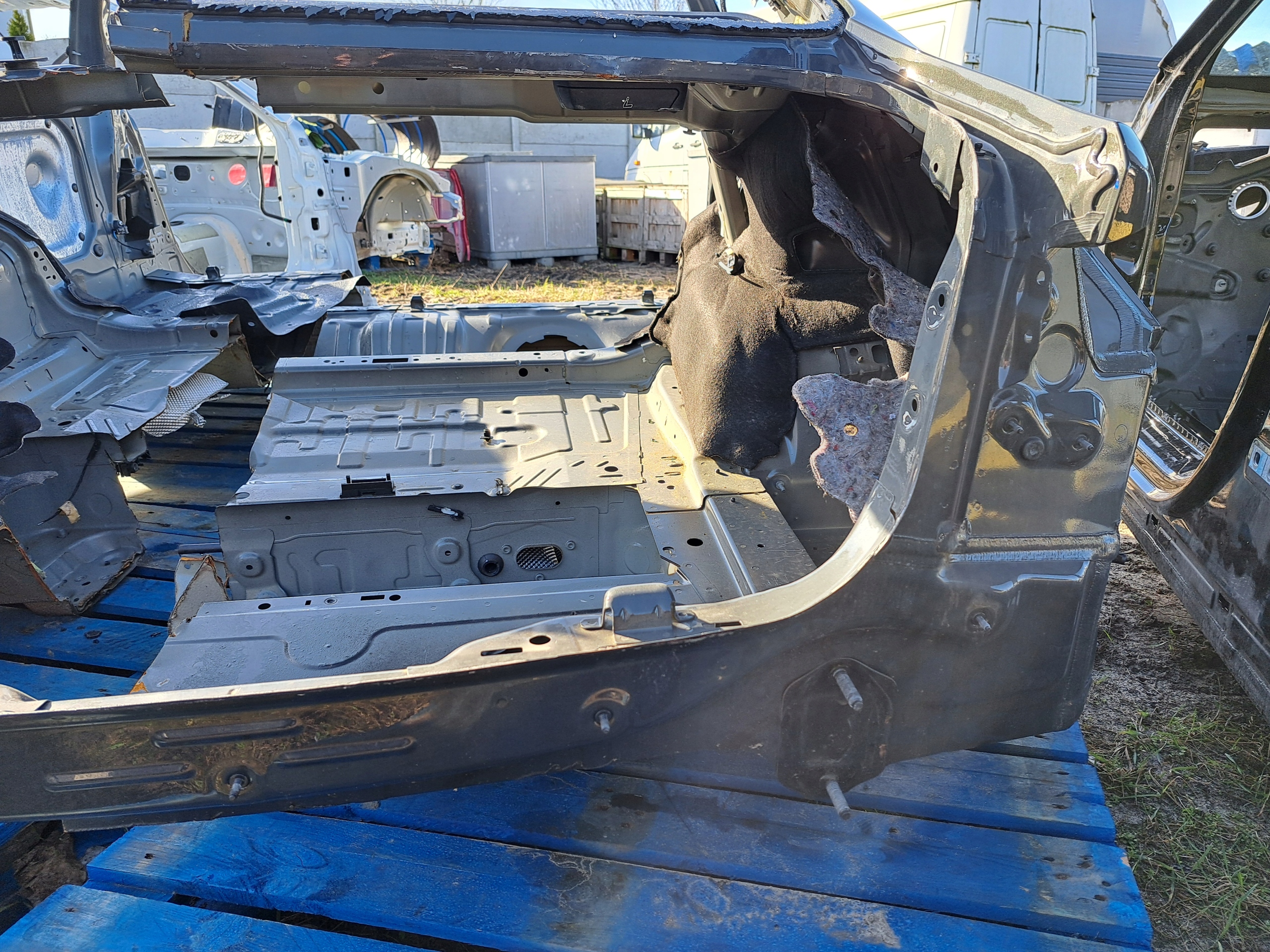 BMW M4 G82 ĆWIARTKA TYŁ BŁOTNIK PRAWY Kolor czarny