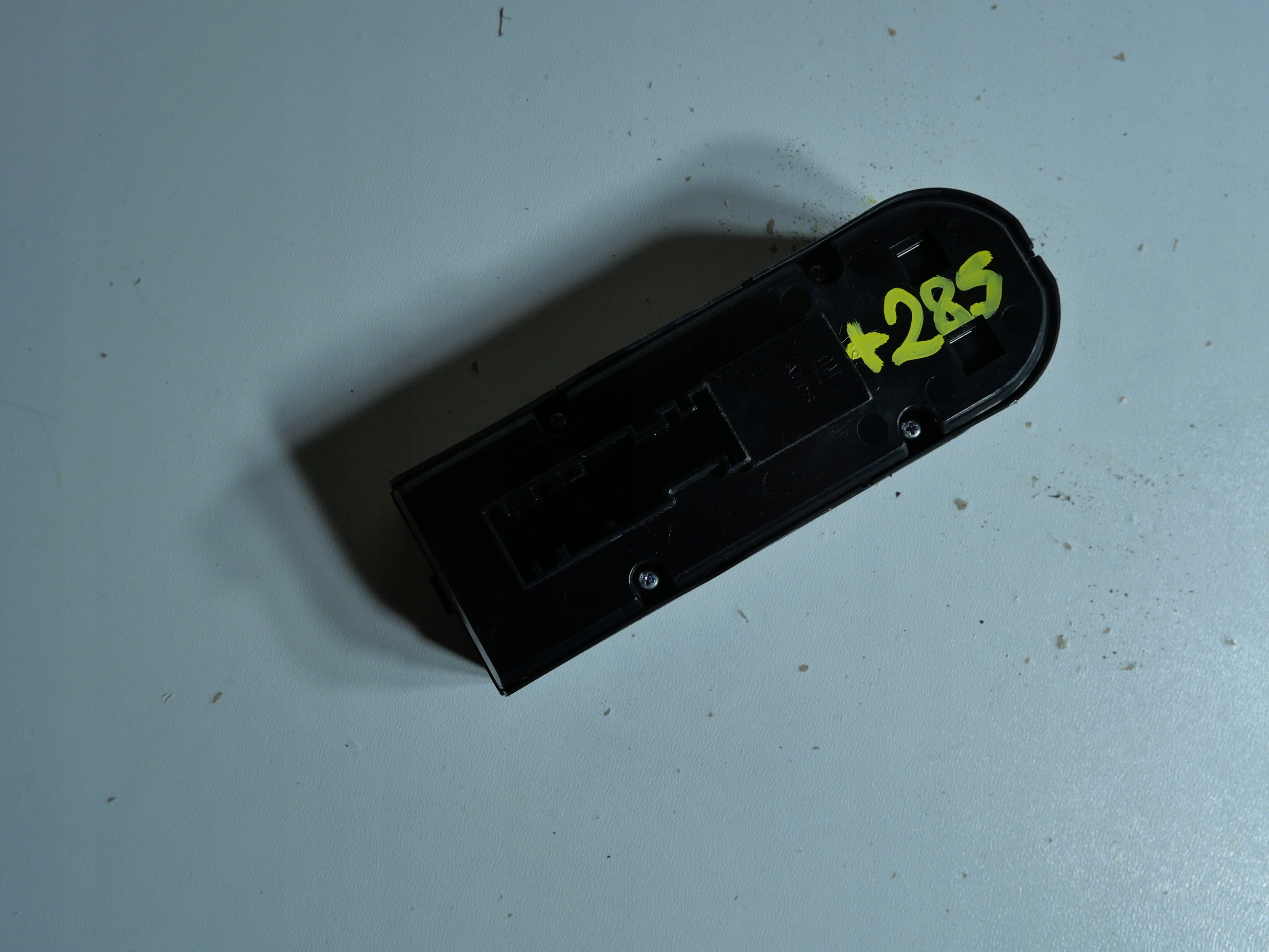 Przyciski okna OPEL ASTRA H 228706