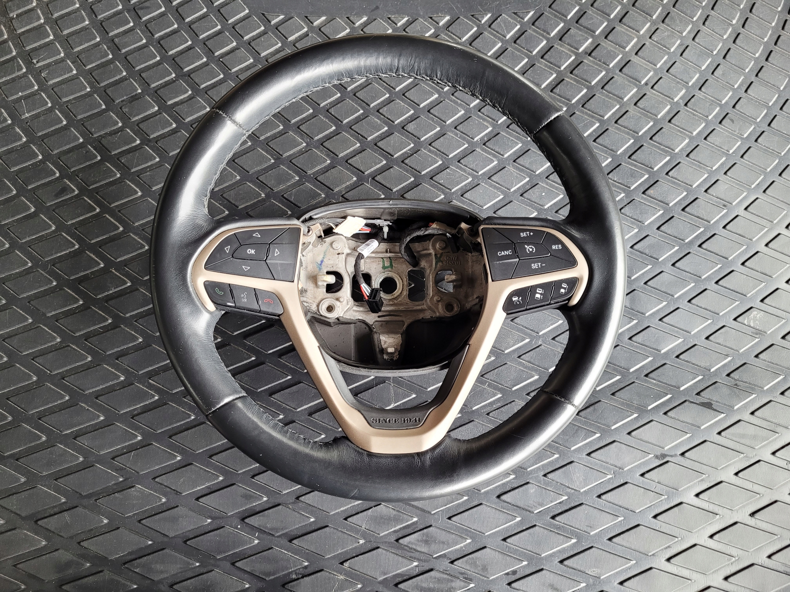 lenkrad MULTIFUNKCJA JEEP CHEROKEE KL