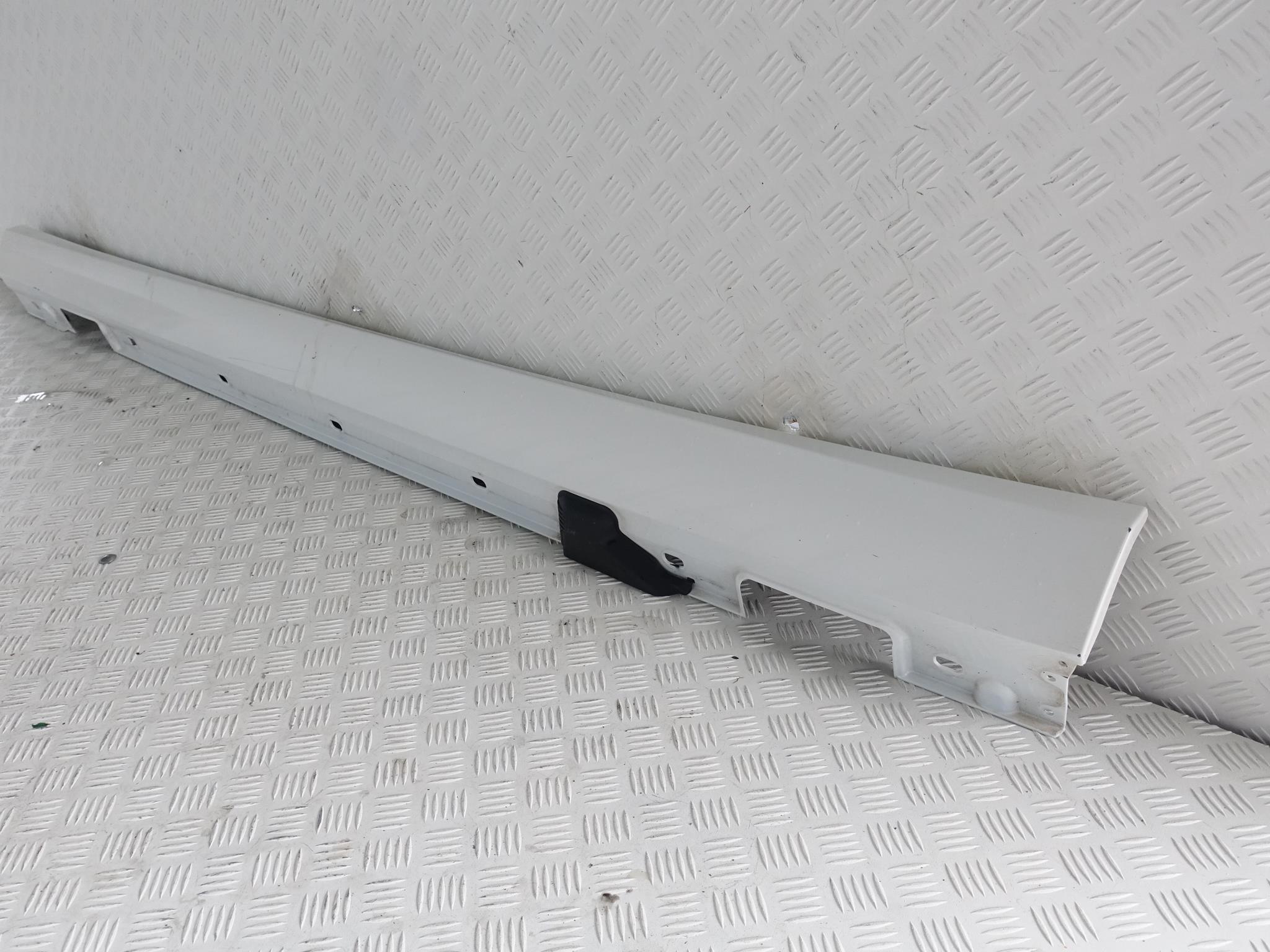MERCEDES E W212 09-16 threshold left moulding cap