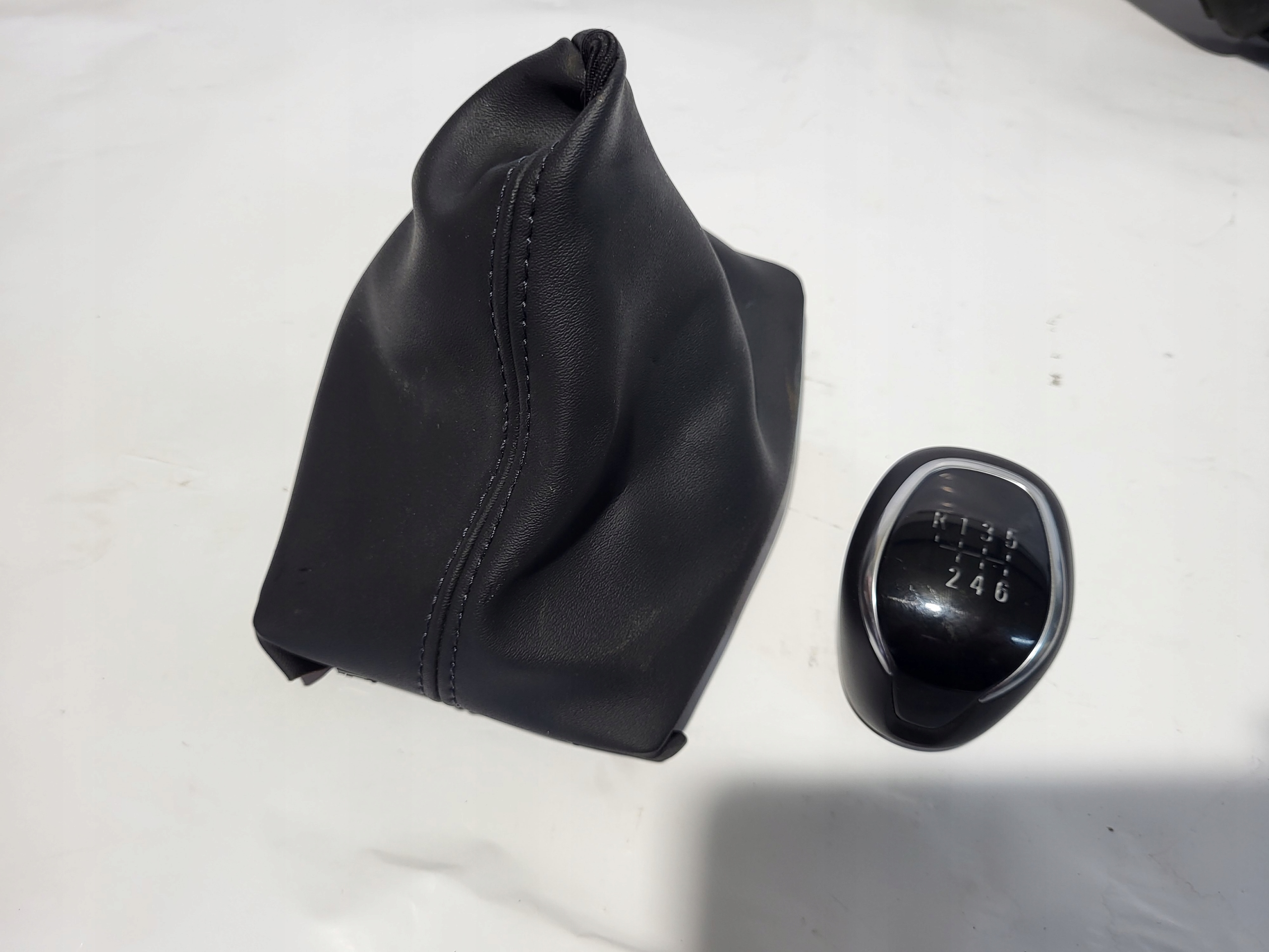 Ctroen C4 III сильфон ручка перемикання передач 9831105180