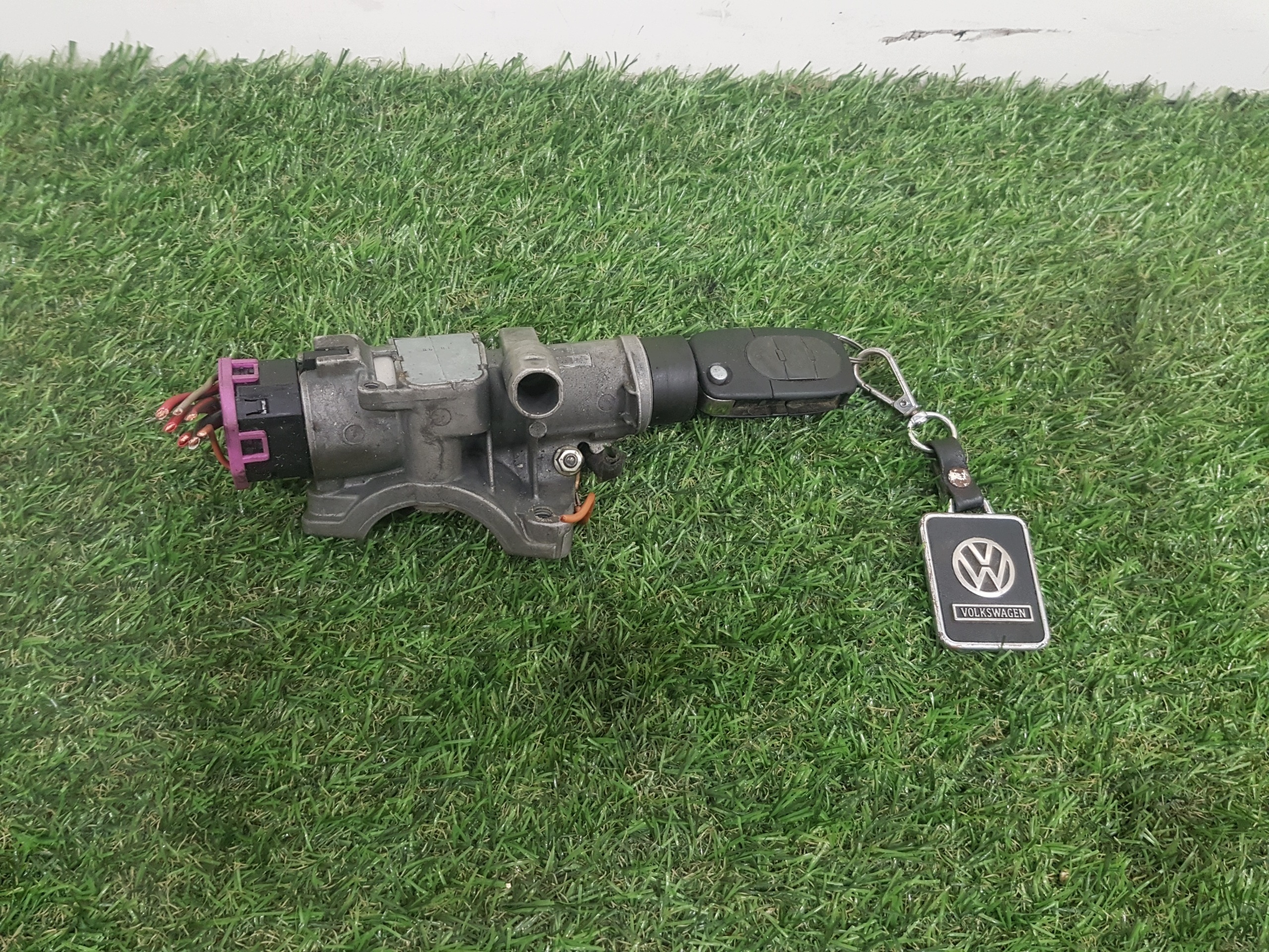 ignition Z with key VOLKSWAGEN NEW BEETLE 4B0905851B