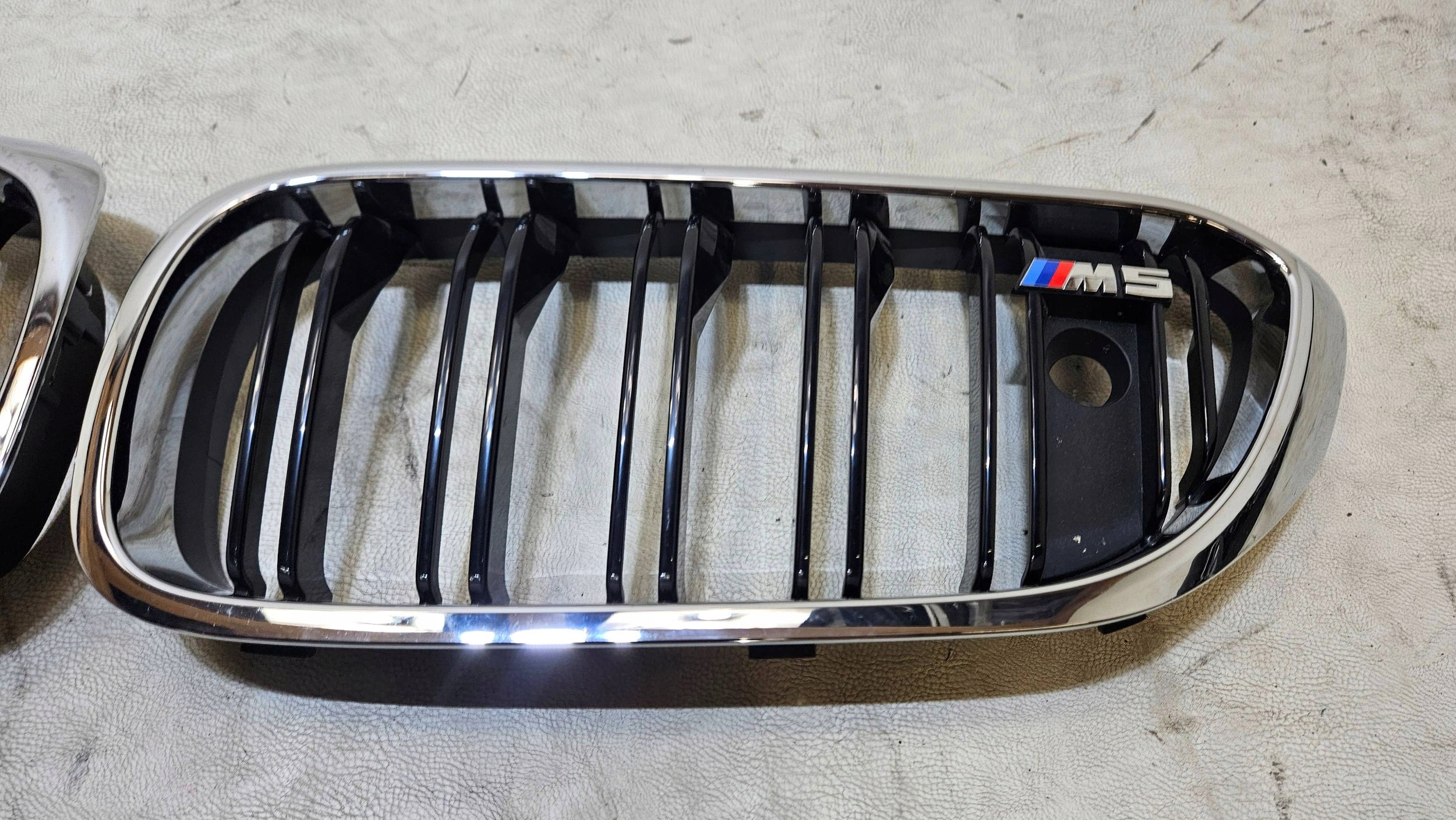 BMW 5 F90 Kühlergrill FRONTGRILL Kühlergitter 8063174 - Thumbnail 10