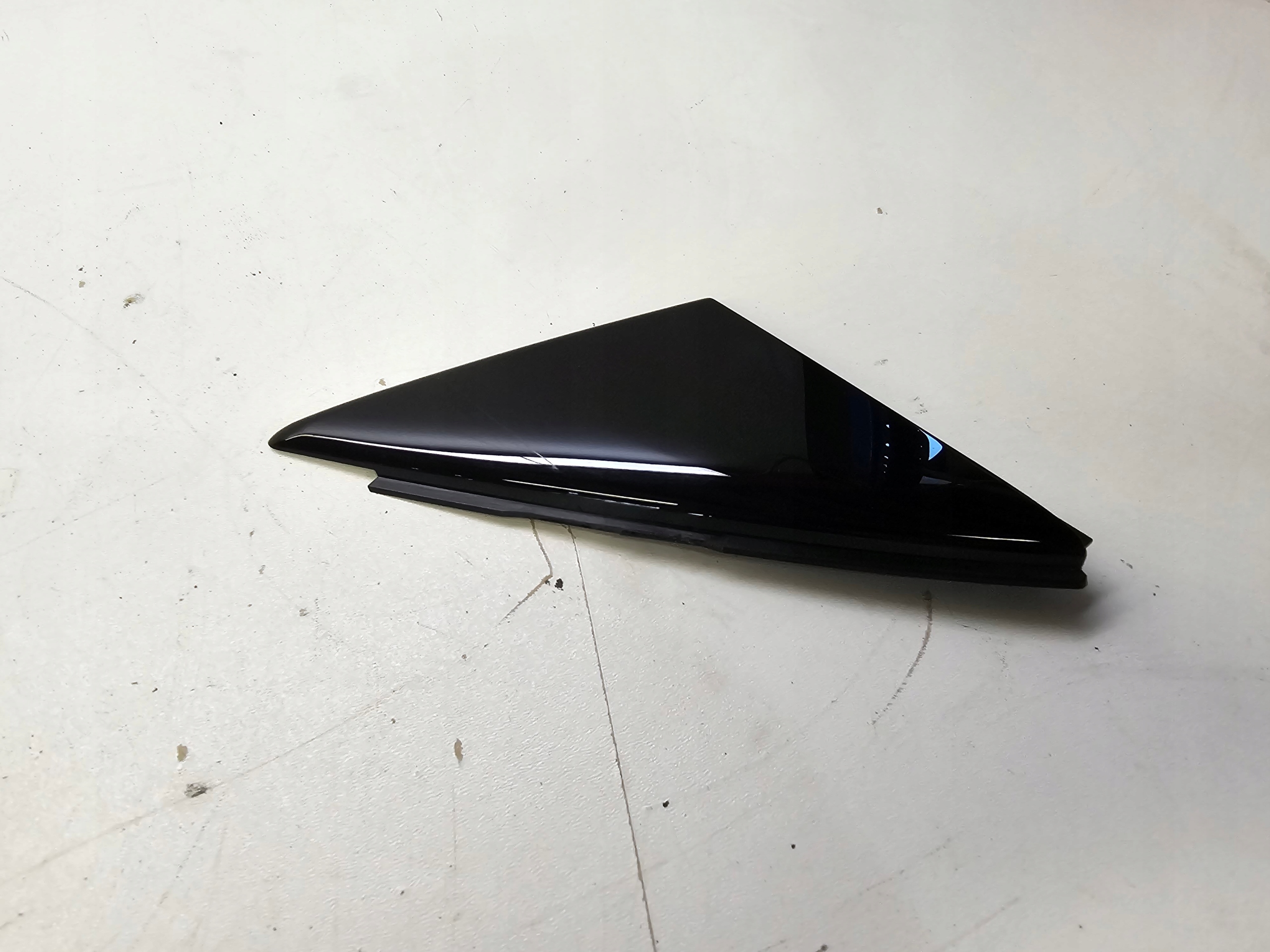 cap door left front AUDI Q3 F3 83A837637A