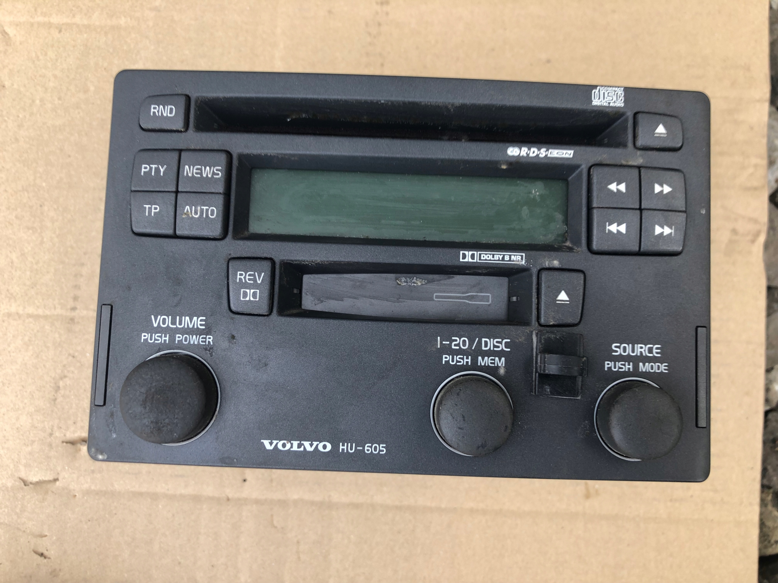 Радио CD оригинал HU-605 VOLVO S40 V40 00-04