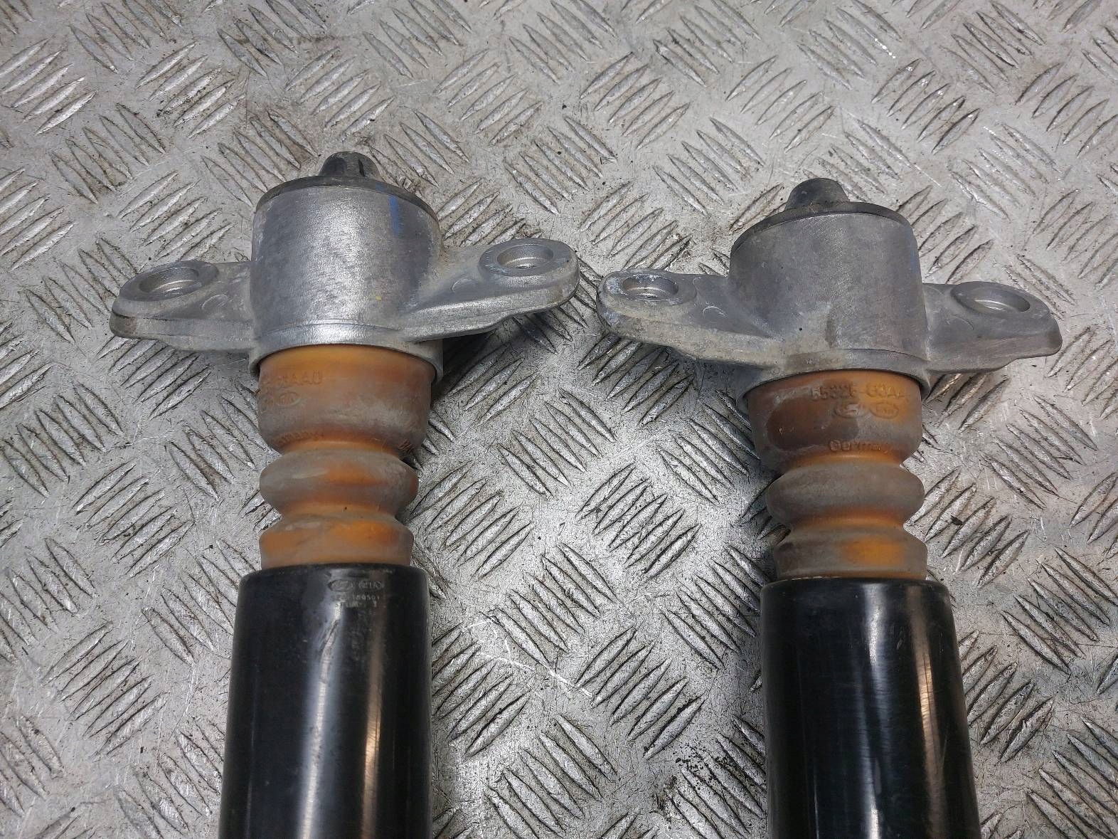 shock absorber spring left right rear part KIA CEED III HB 55300-J7AA0