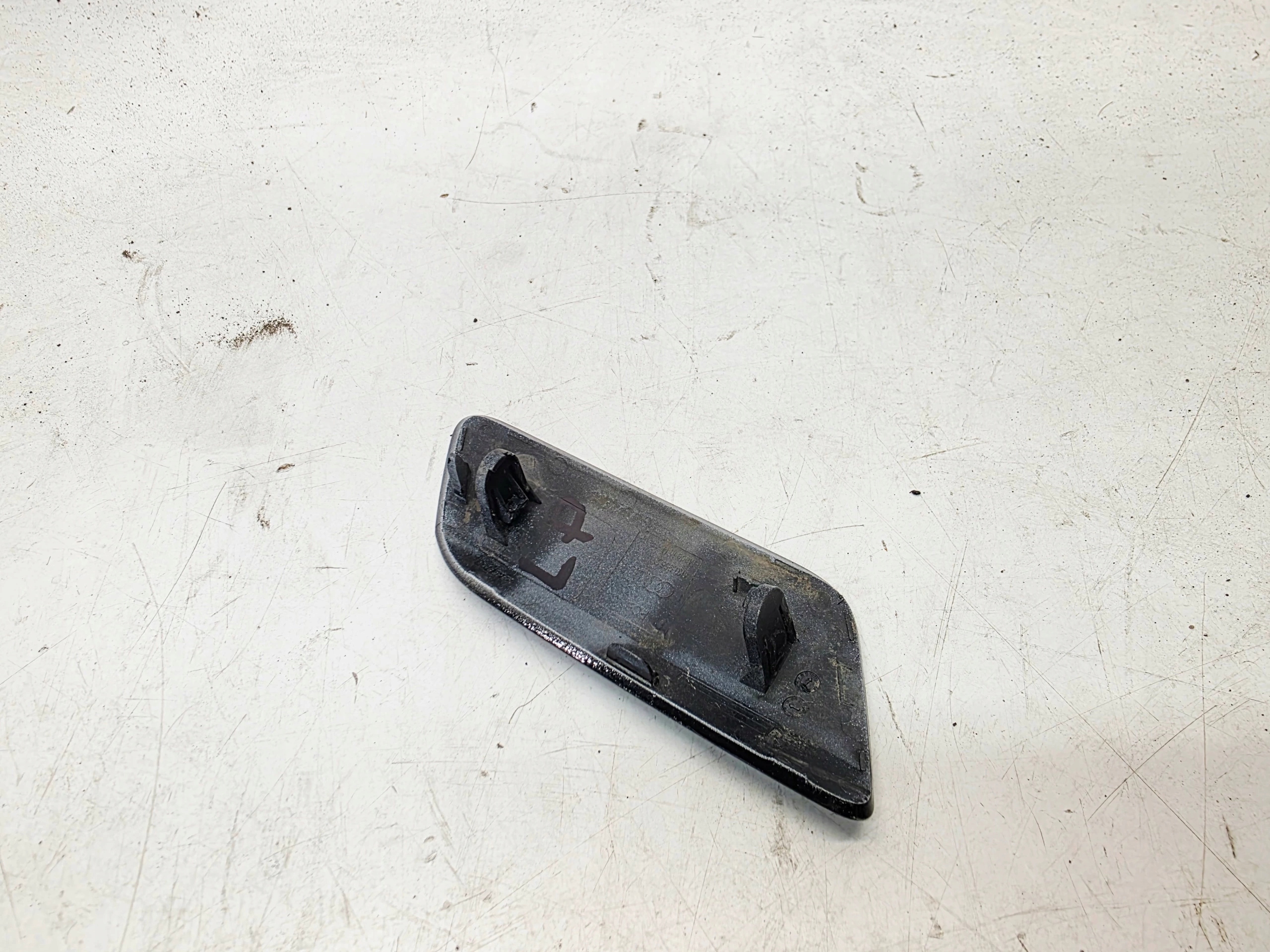 spoiler of the washer left left front AUDI A6 C8 4K0955275