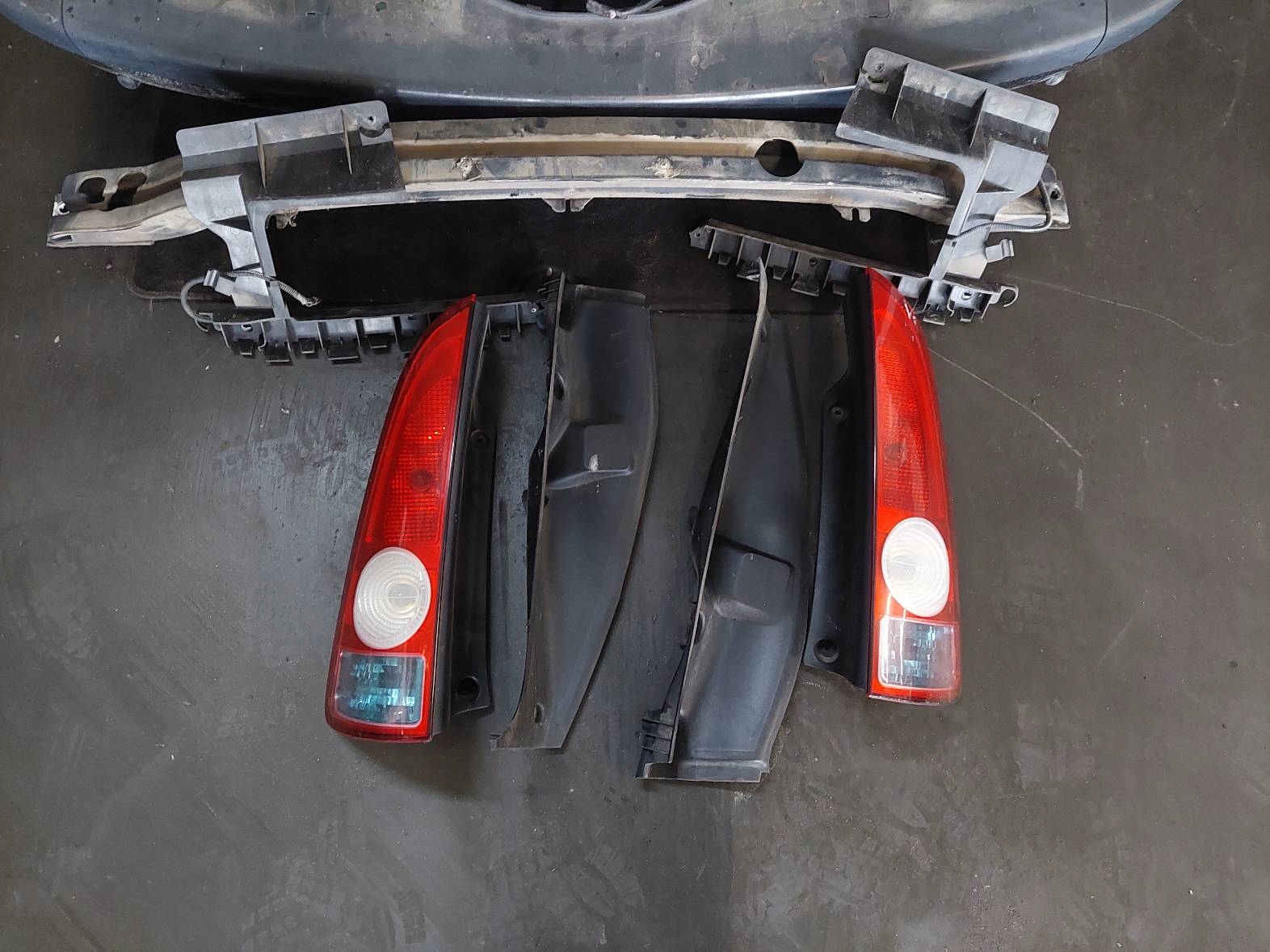 complete rear part trunk door bumper light RENAULT ESPACE IV NV472