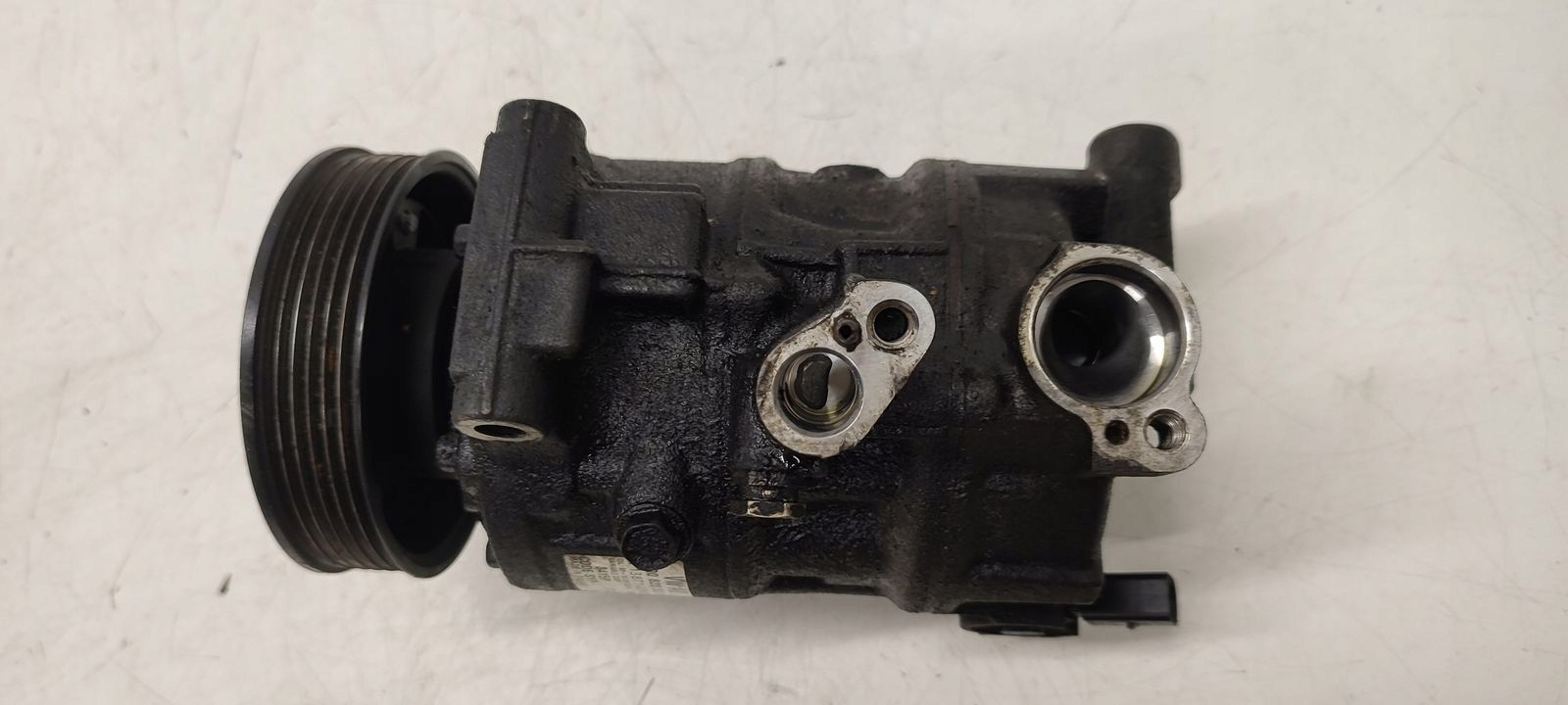 compressor of the air conditioning compressor; VW Crafter II 2,0 TDI