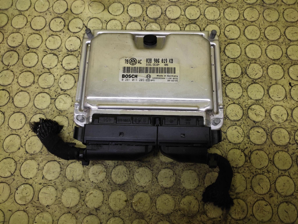 VW PASSAT B5 1.9 TDI control unit of the engine 0281011203
