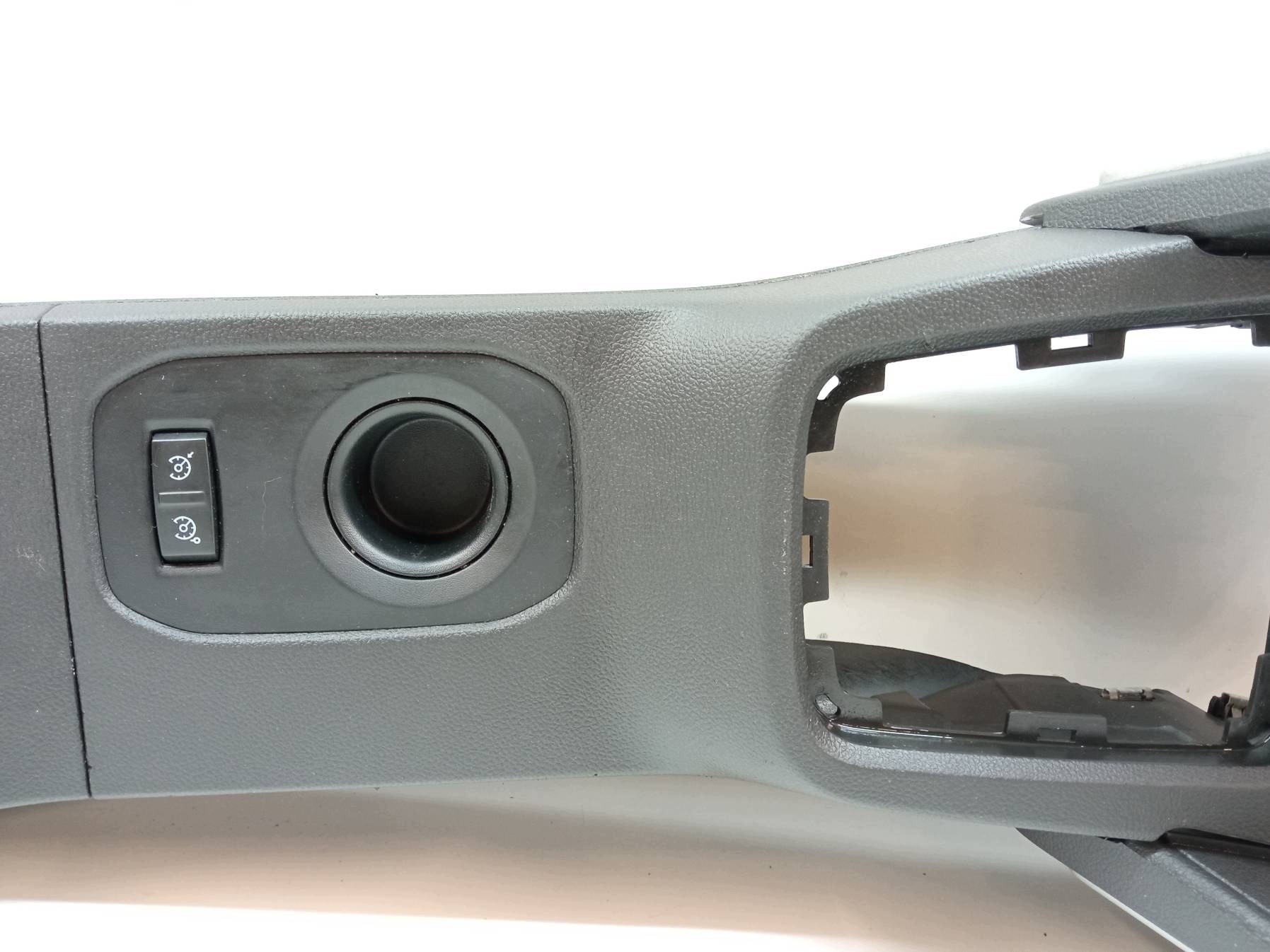 TUNEL srednji aluminijski Dacia Duster II (2017-2024)