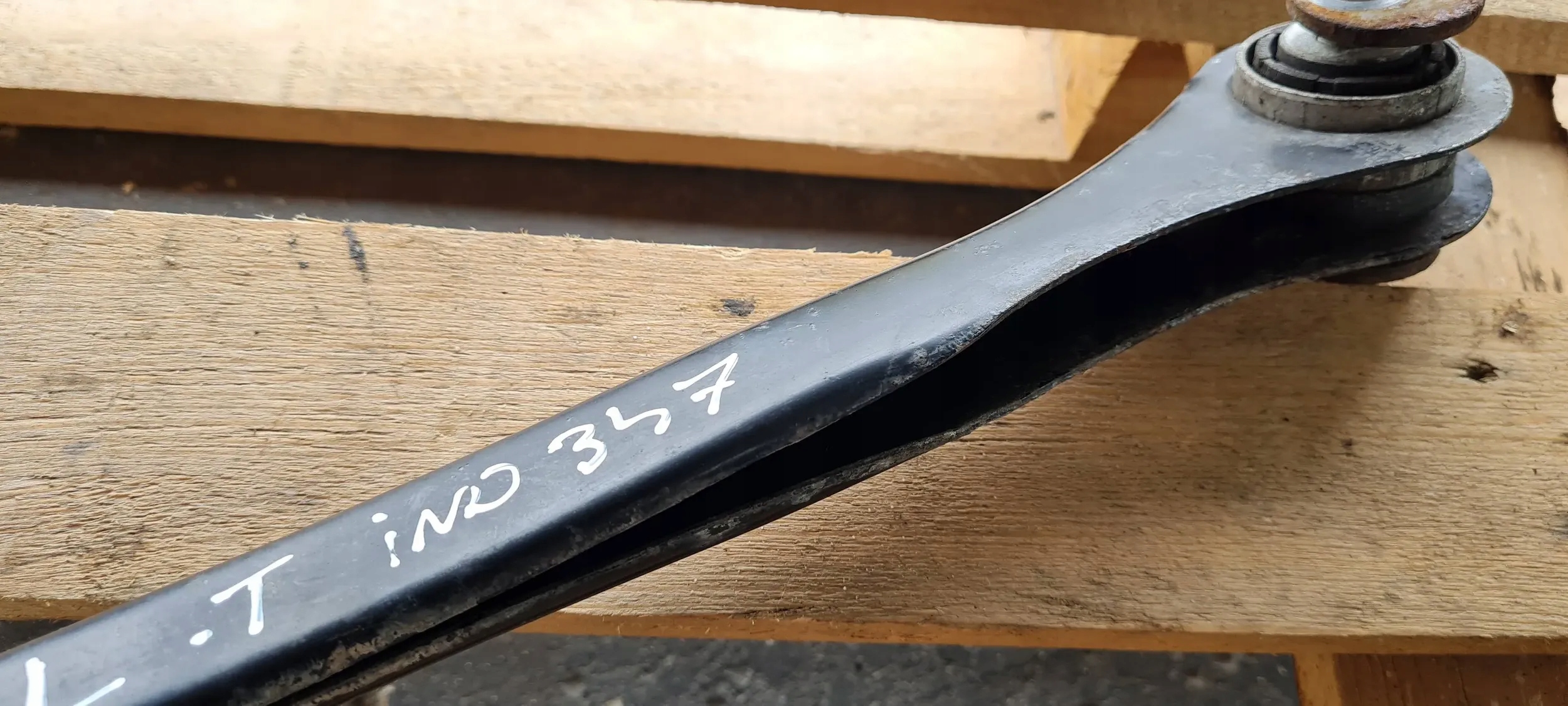 A5 8W QUERLENKER LINKS RECHTS HECK 8W0501529D A4 B9 8W