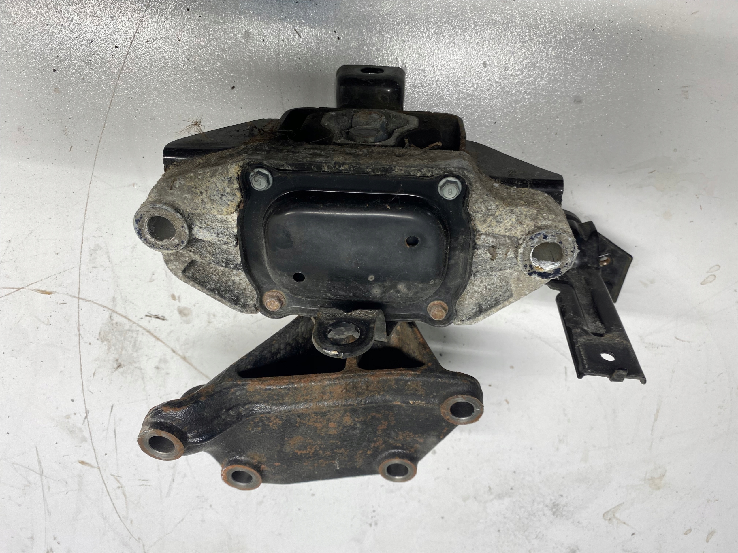 gearbox mount KIA OPTIMA IV 1.7 AUTOMAT DTC 15