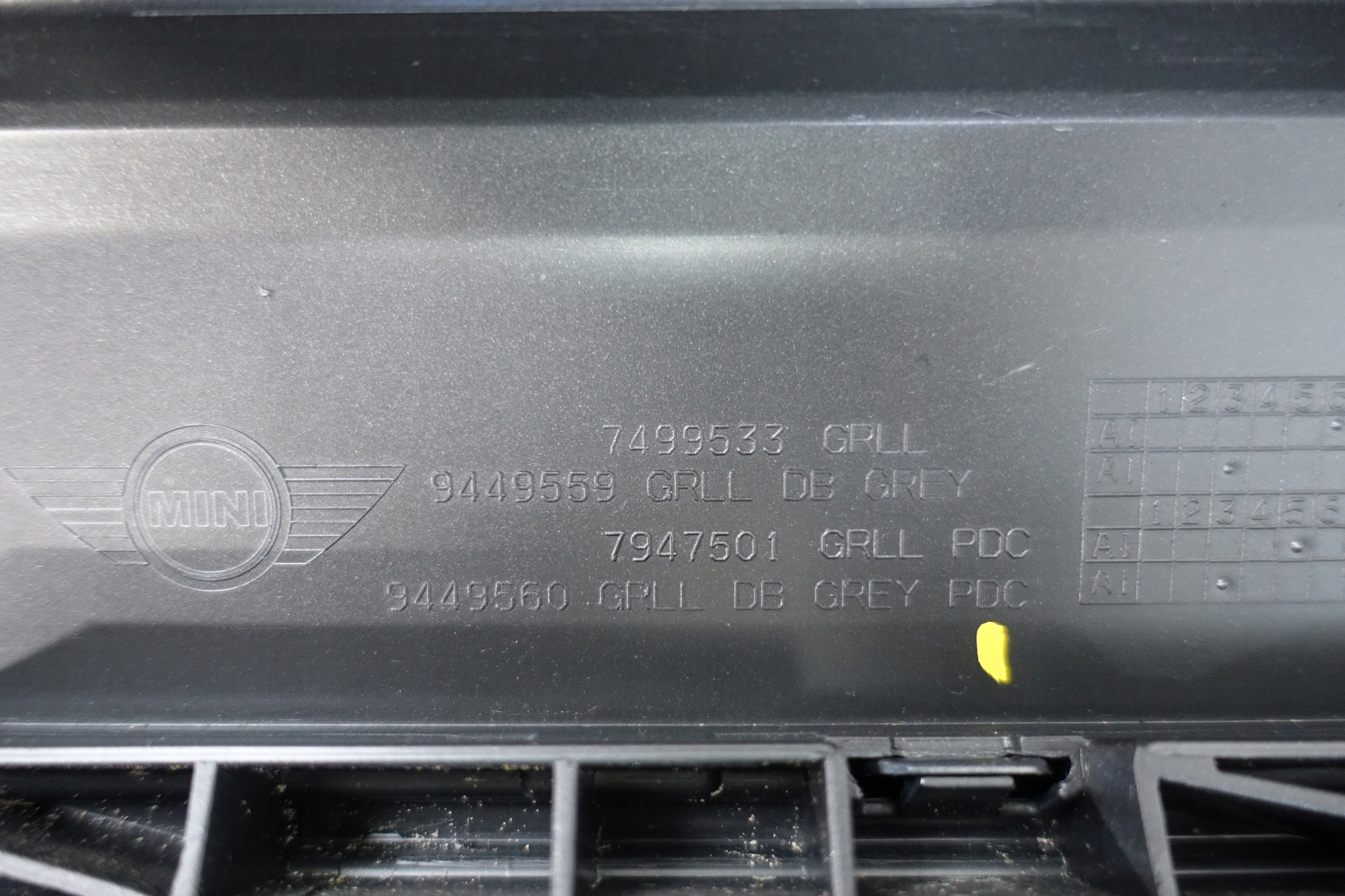 MINI COOPER SE 2019- Grill Grill der Stoßstange 7499533