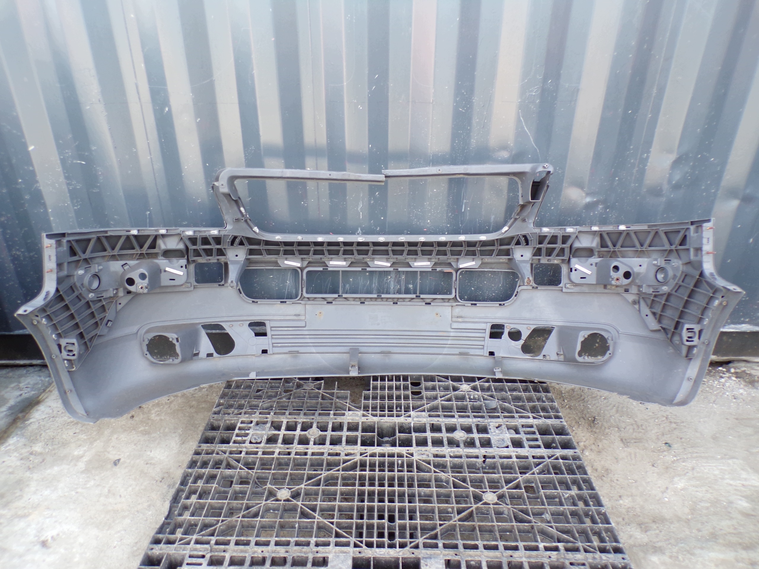 front bumper front VOLKSWAGEN TRANSPORTER T5 (R1)