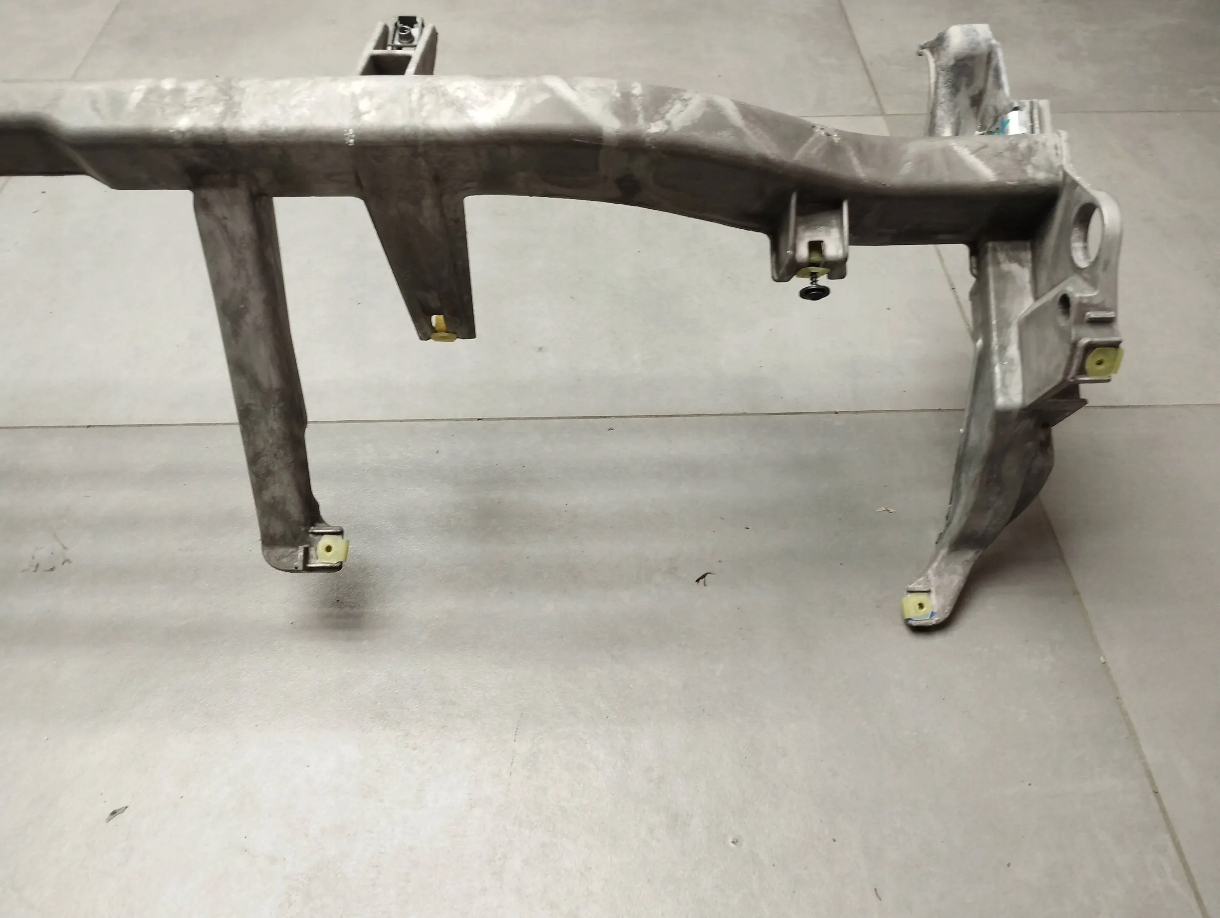 Peugeot 508 sider support consoles 9686444980